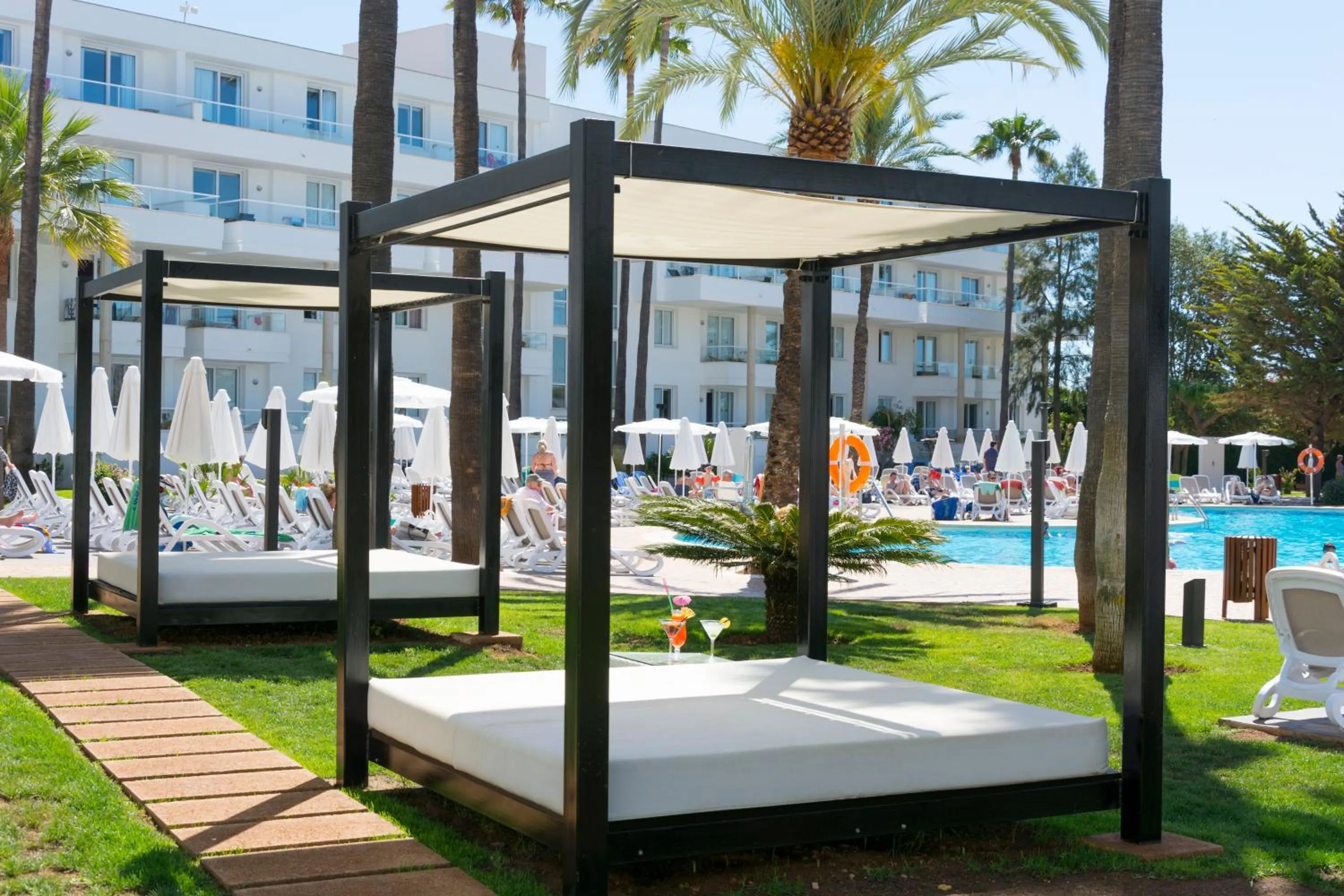 Swimming pool in Protur Vista Badia