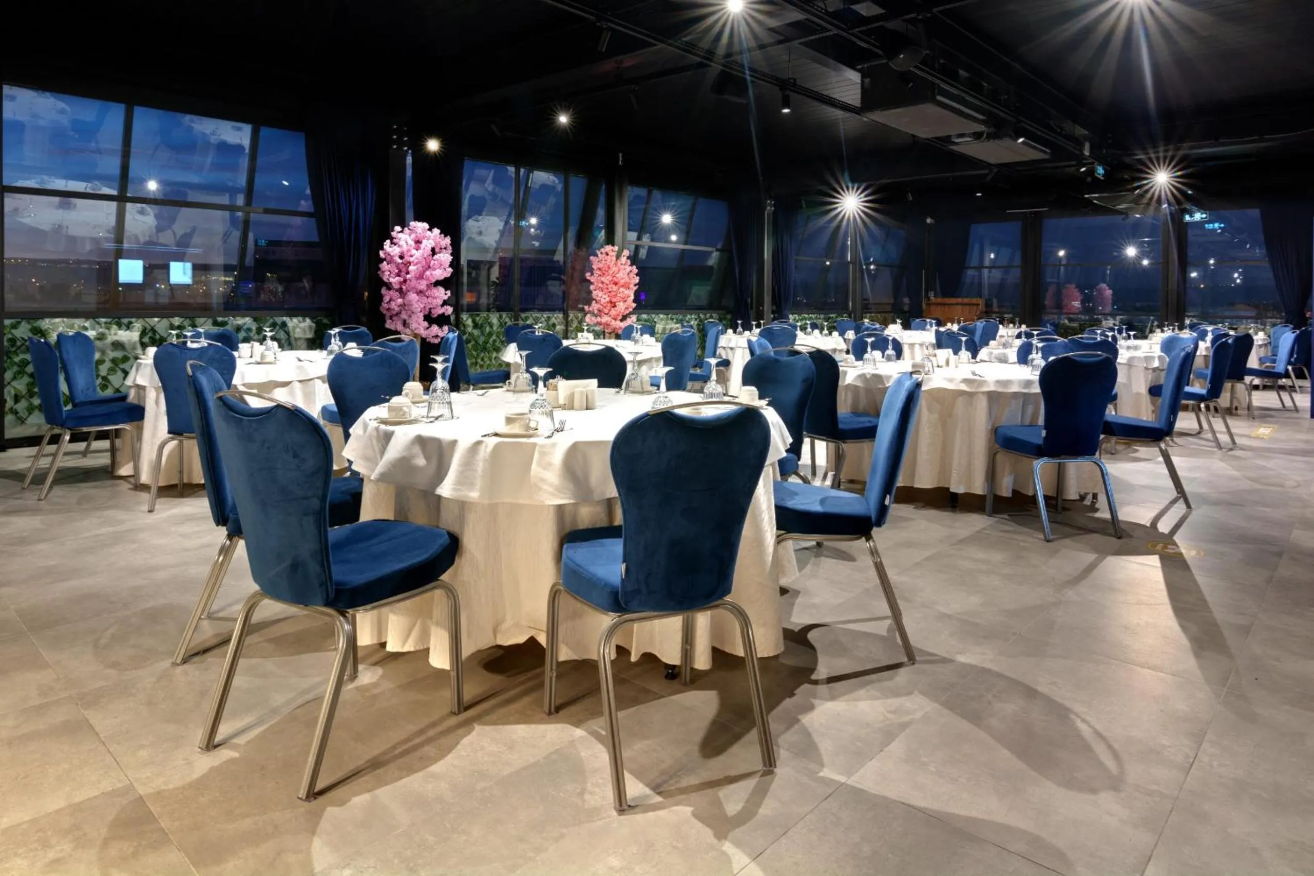 Restaurant/places to eat in Grande Arte Hotel