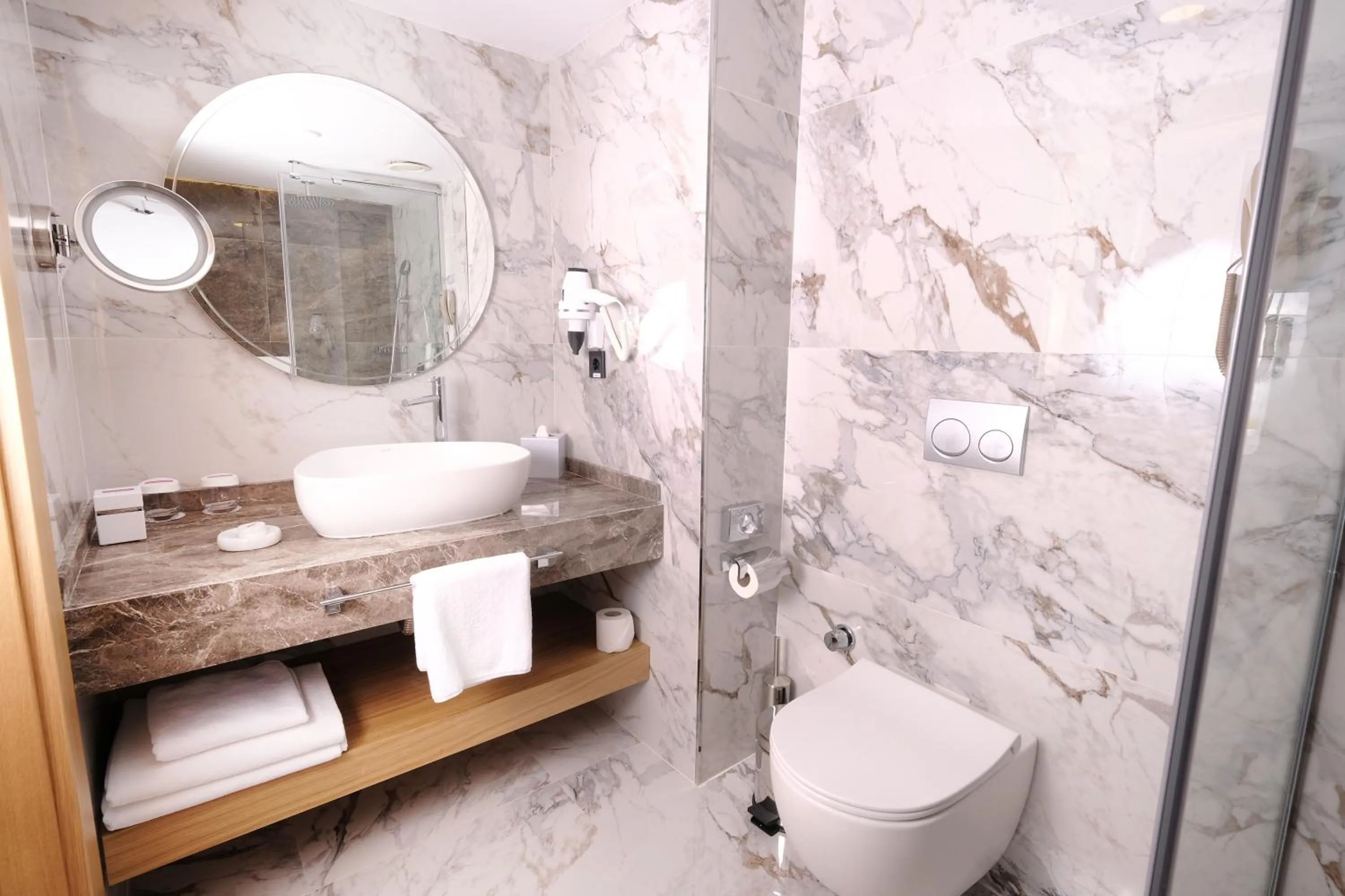 Shower in Grande Arte Hotel