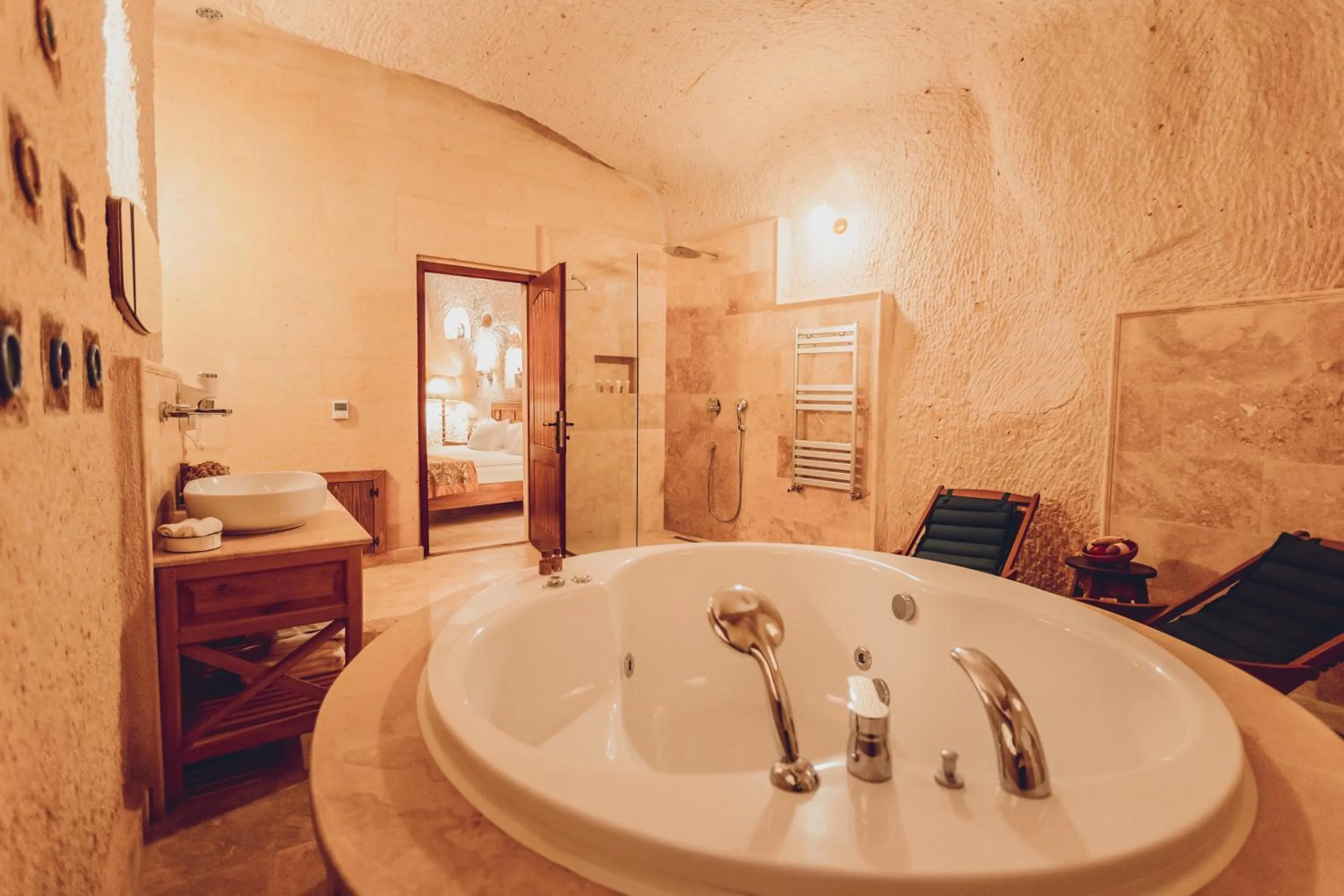 Bathroom in Peristyle Cave Cappadocia- Special Class