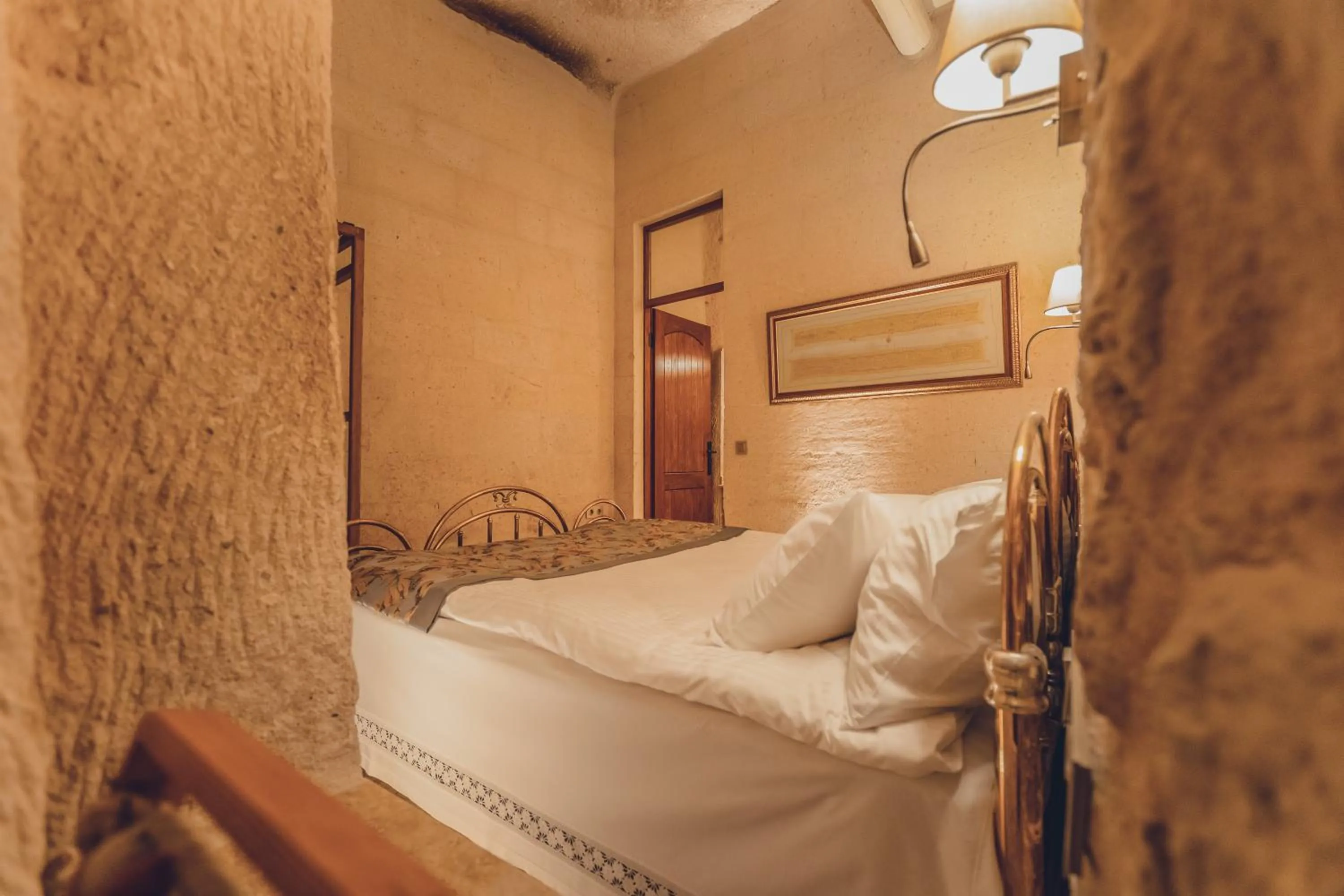 Massage, Bed in Peristyle Cave Cappadocia- Special Class