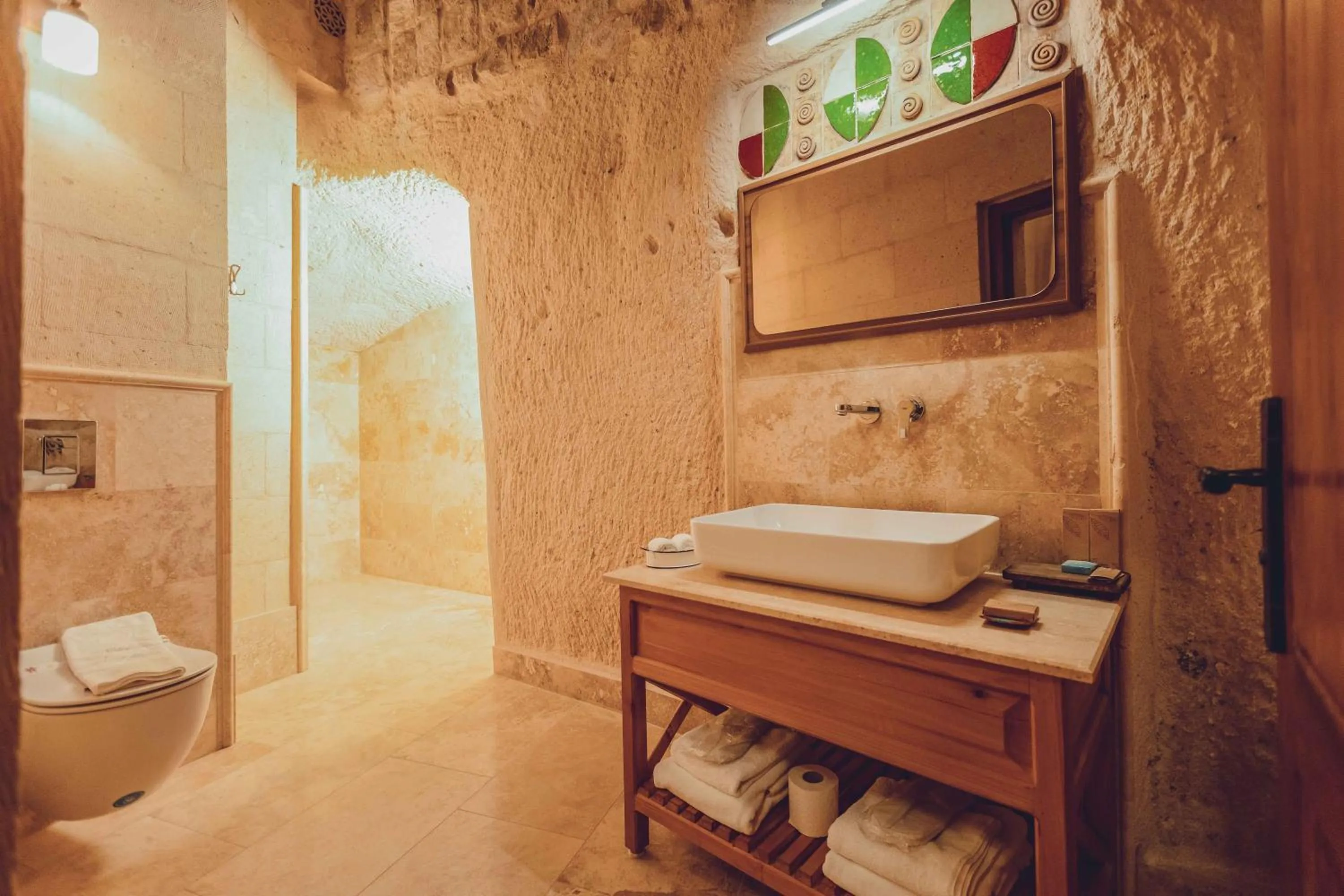 Shower in Peristyle Cave Cappadocia- Special Class