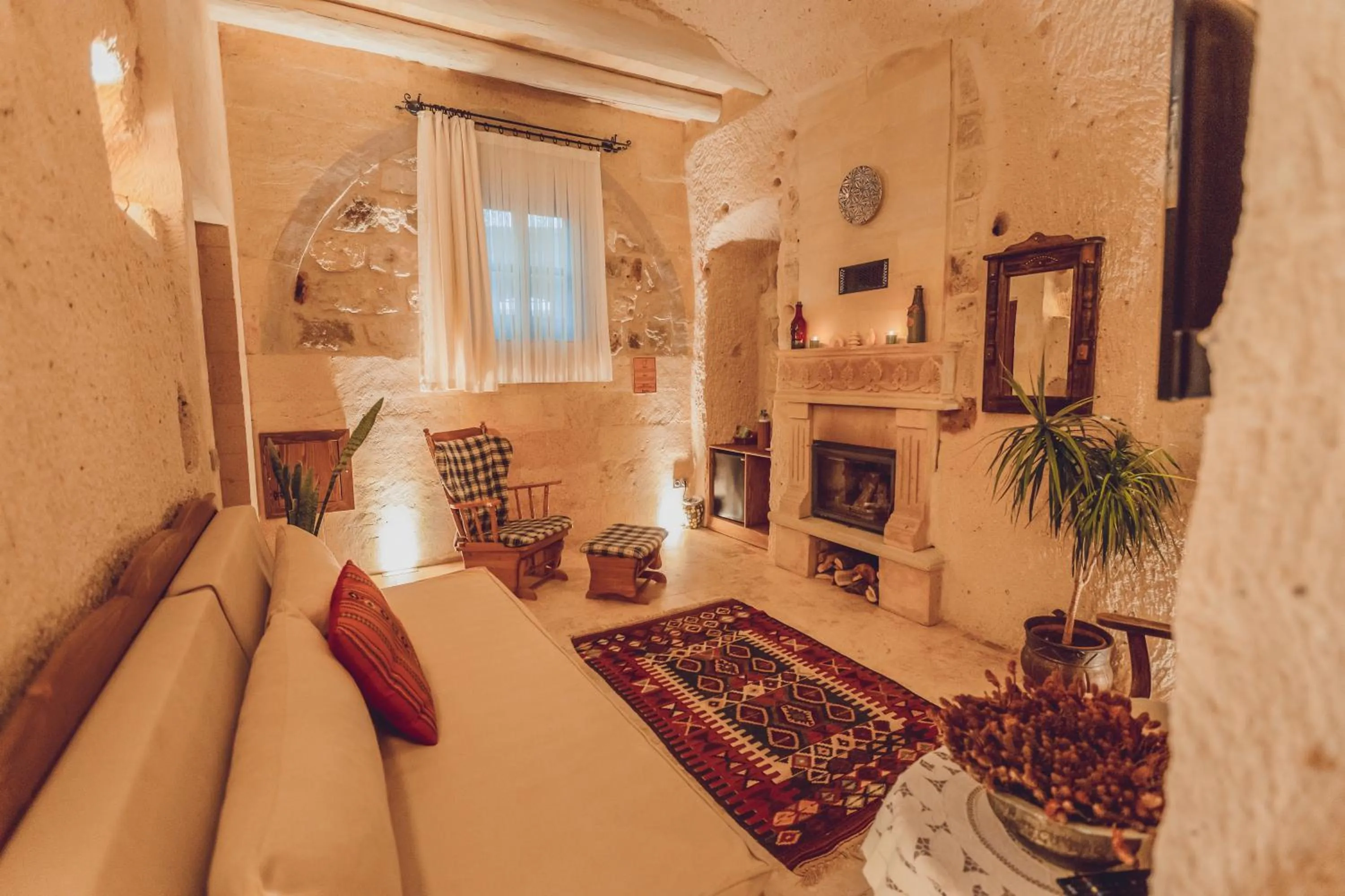 flat iron in Peristyle Cave Cappadocia- Special Class