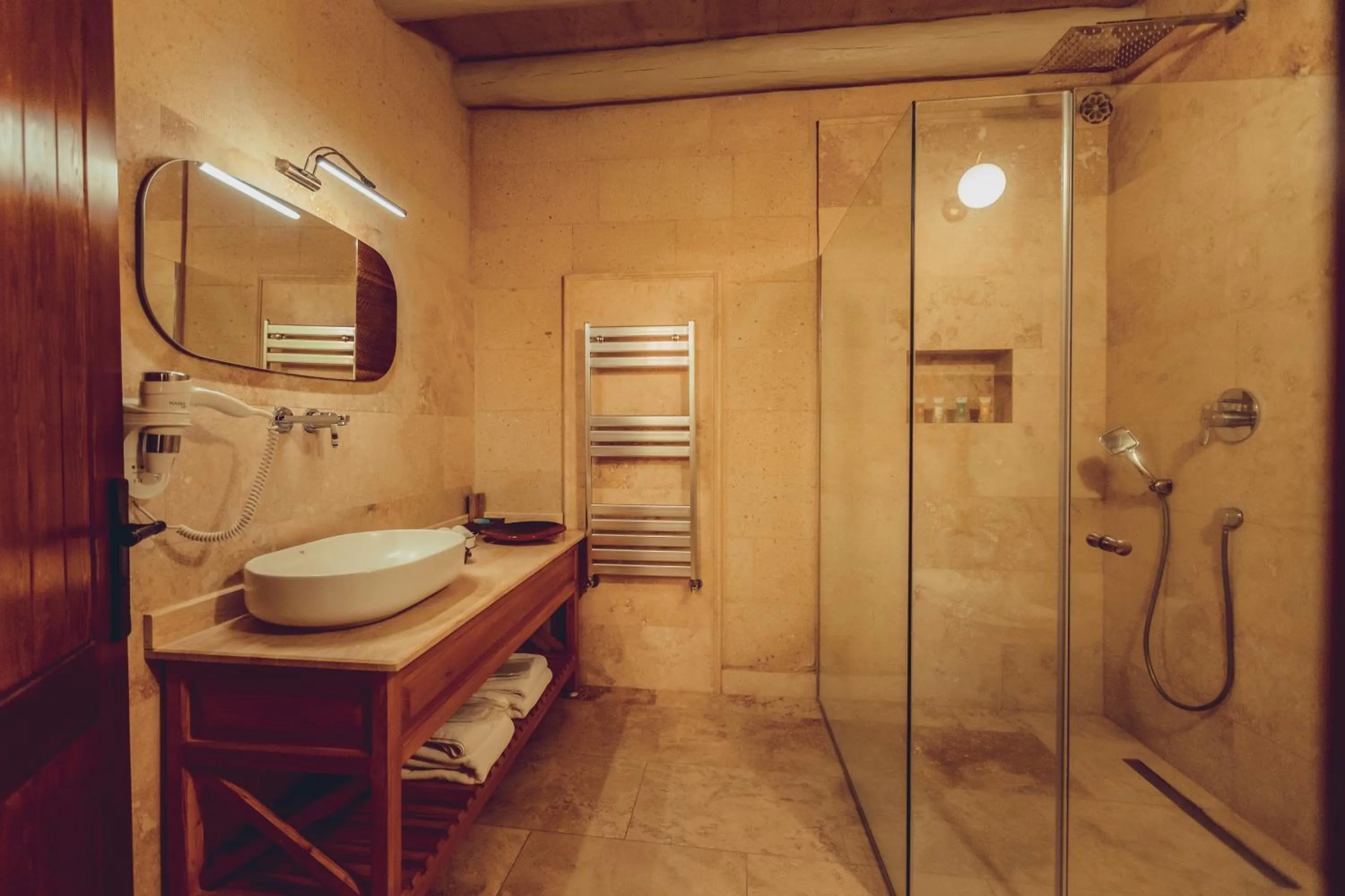 Bathroom in Peristyle Cave Cappadocia- Special Class