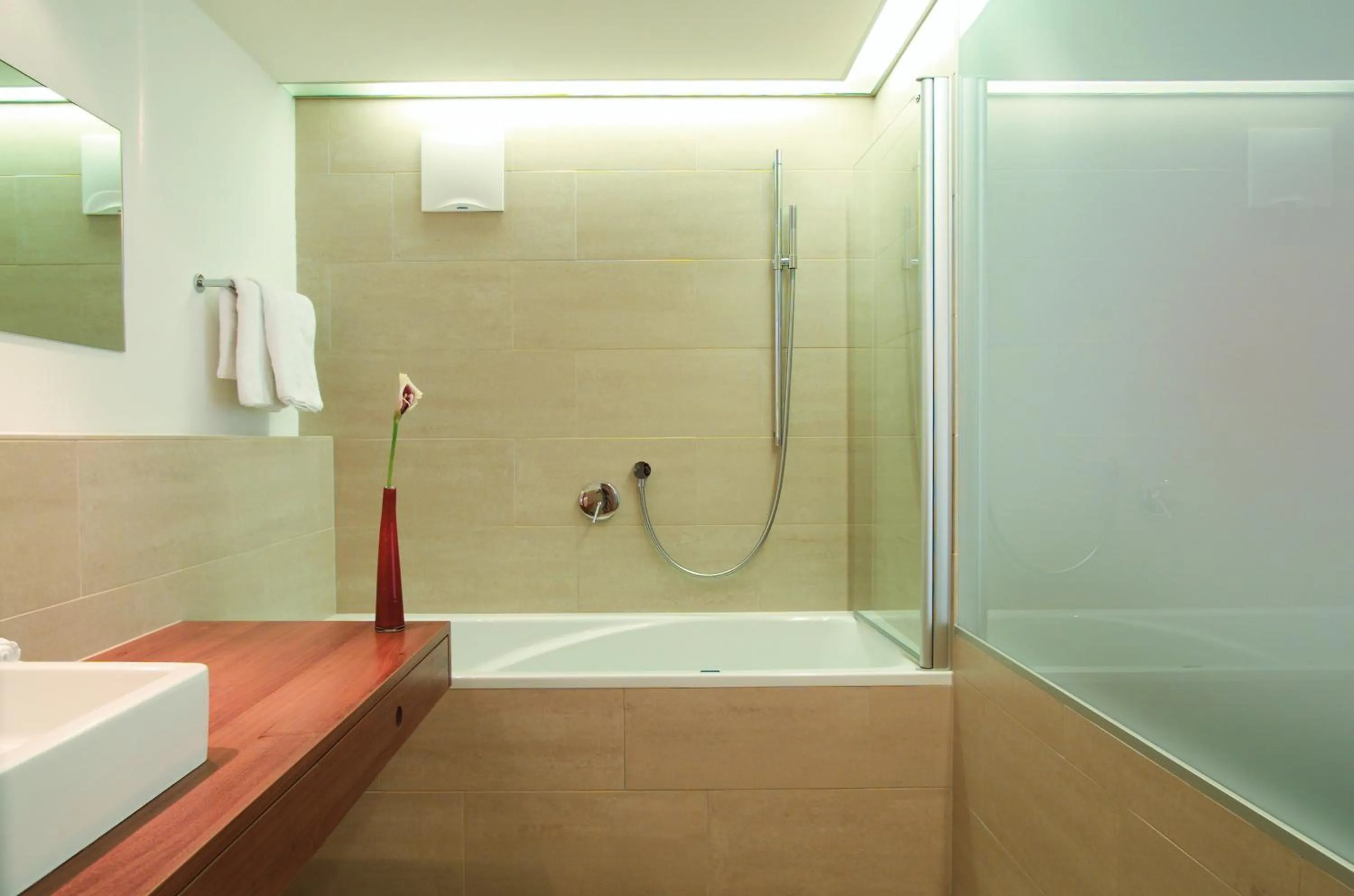 Bathroom in Skihotel Galzig B&B