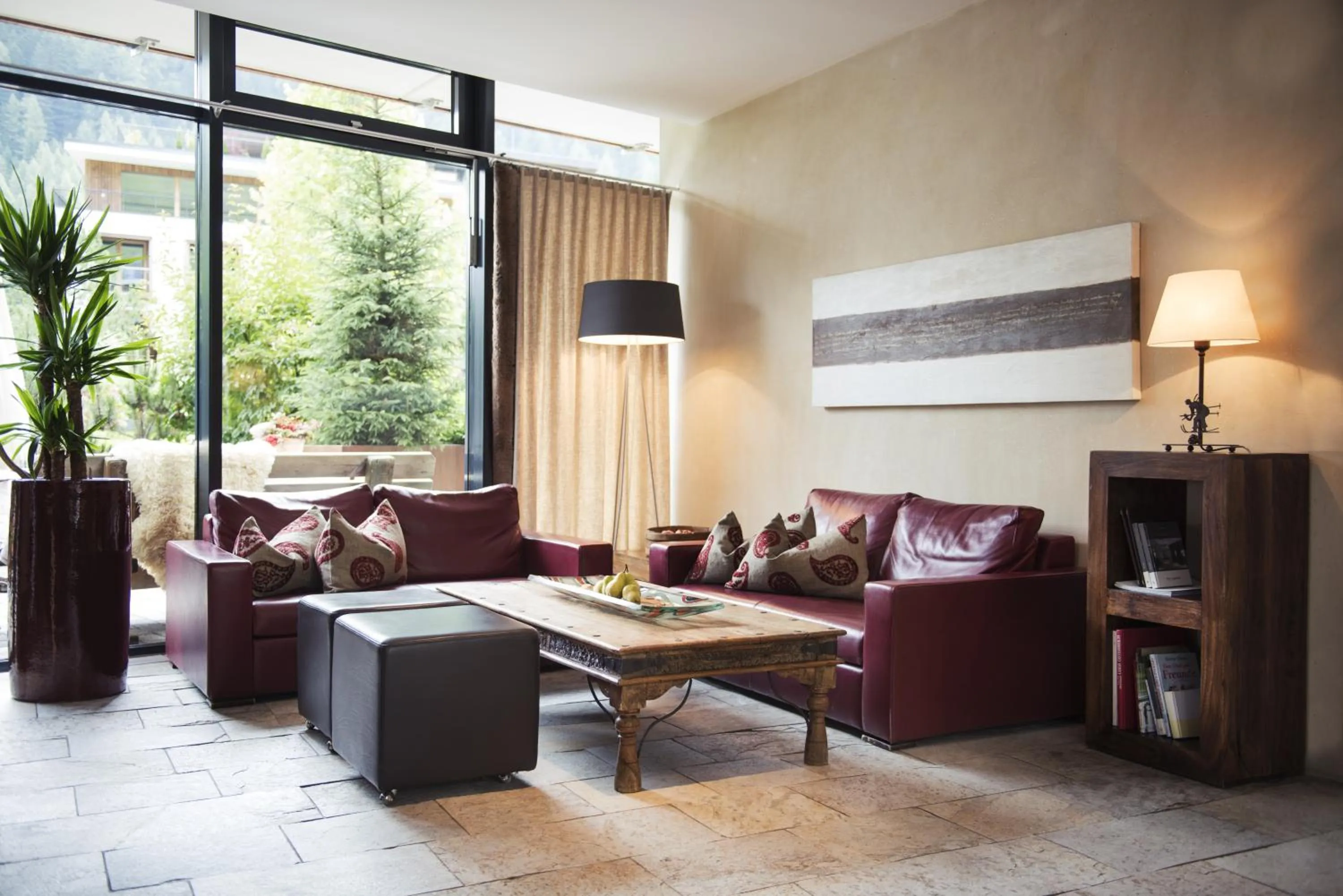 Lounge or bar in Skihotel Galzig B&B