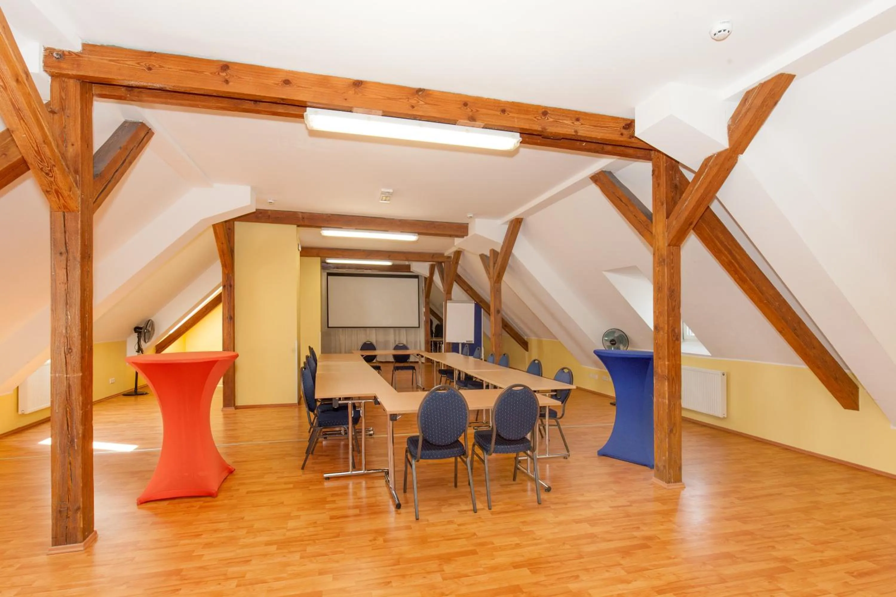 Meeting/conference room in a&o Leipzig Hauptbahnhof