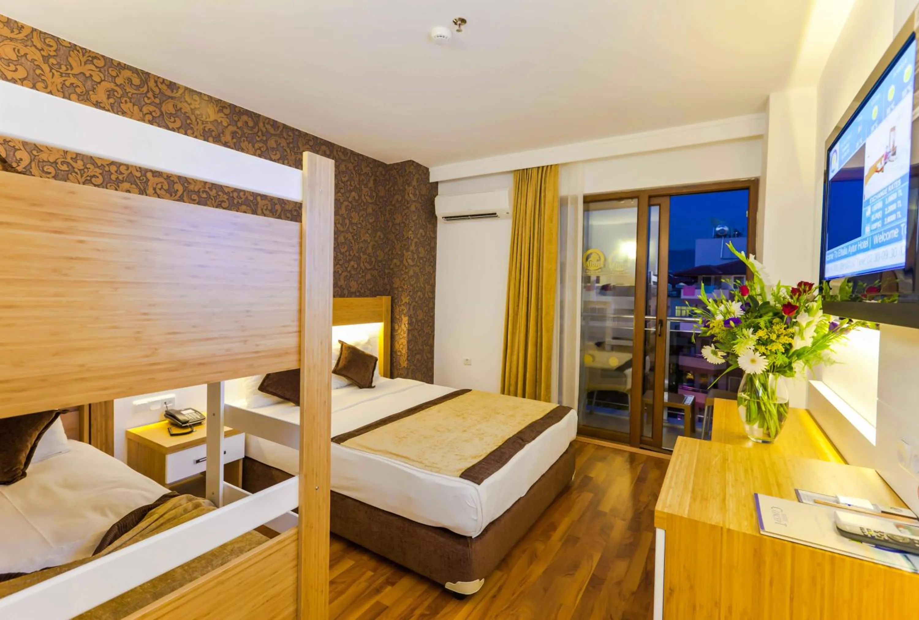 Bed in Eftalia Down Town