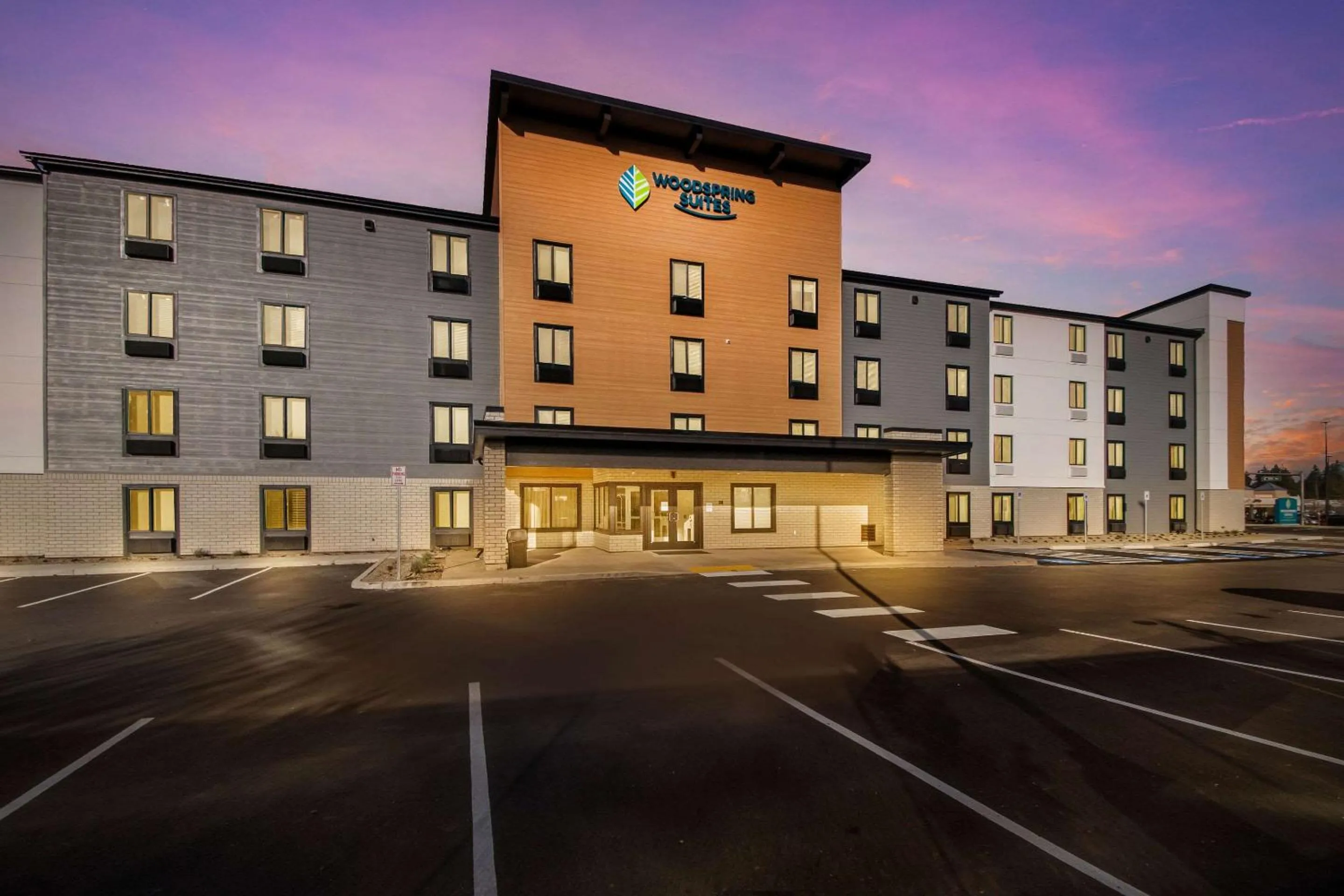 Property building in WoodSpring Suites Portland Vancouver
