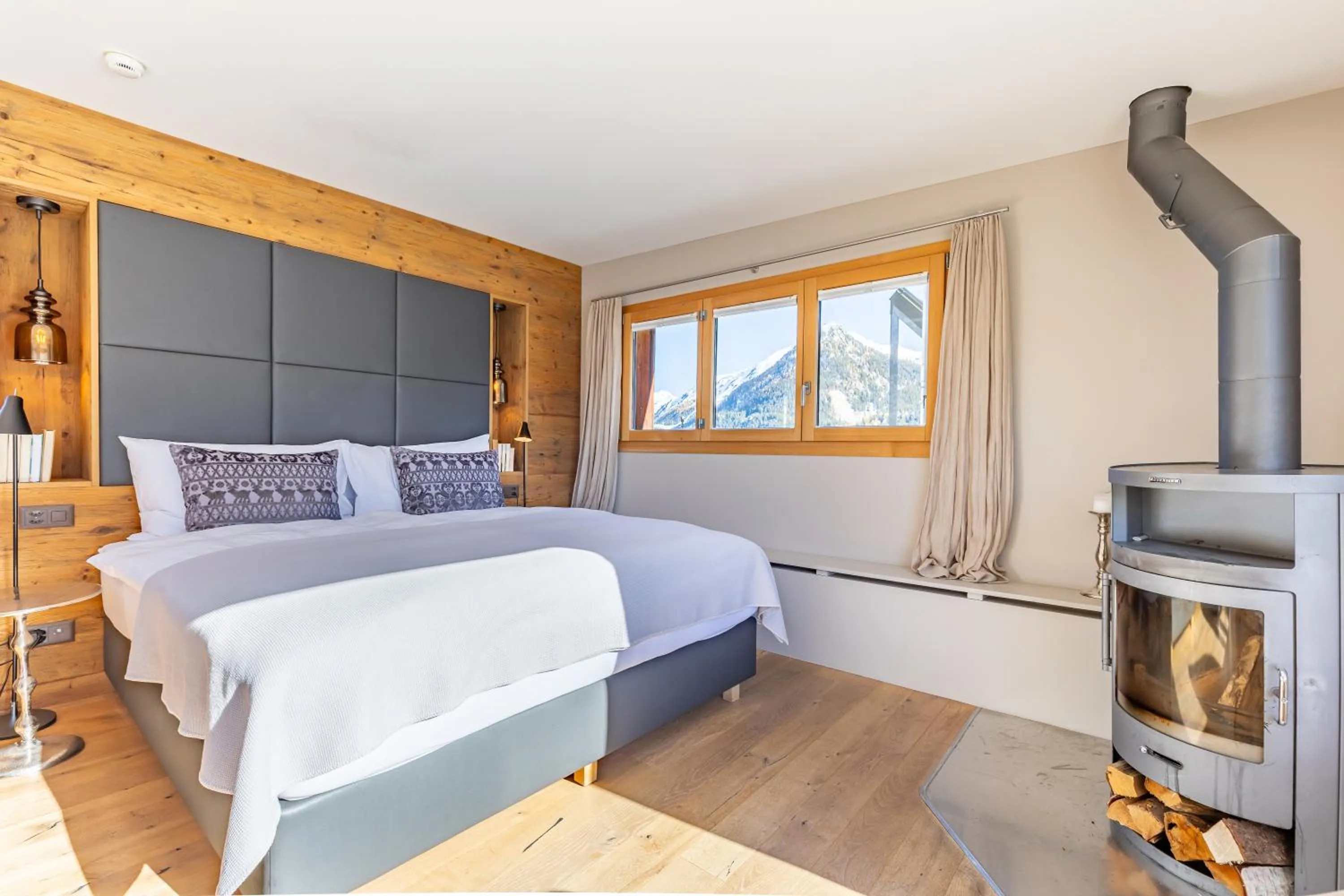 Photo of the whole room, Bed in Hotel Edelweiss