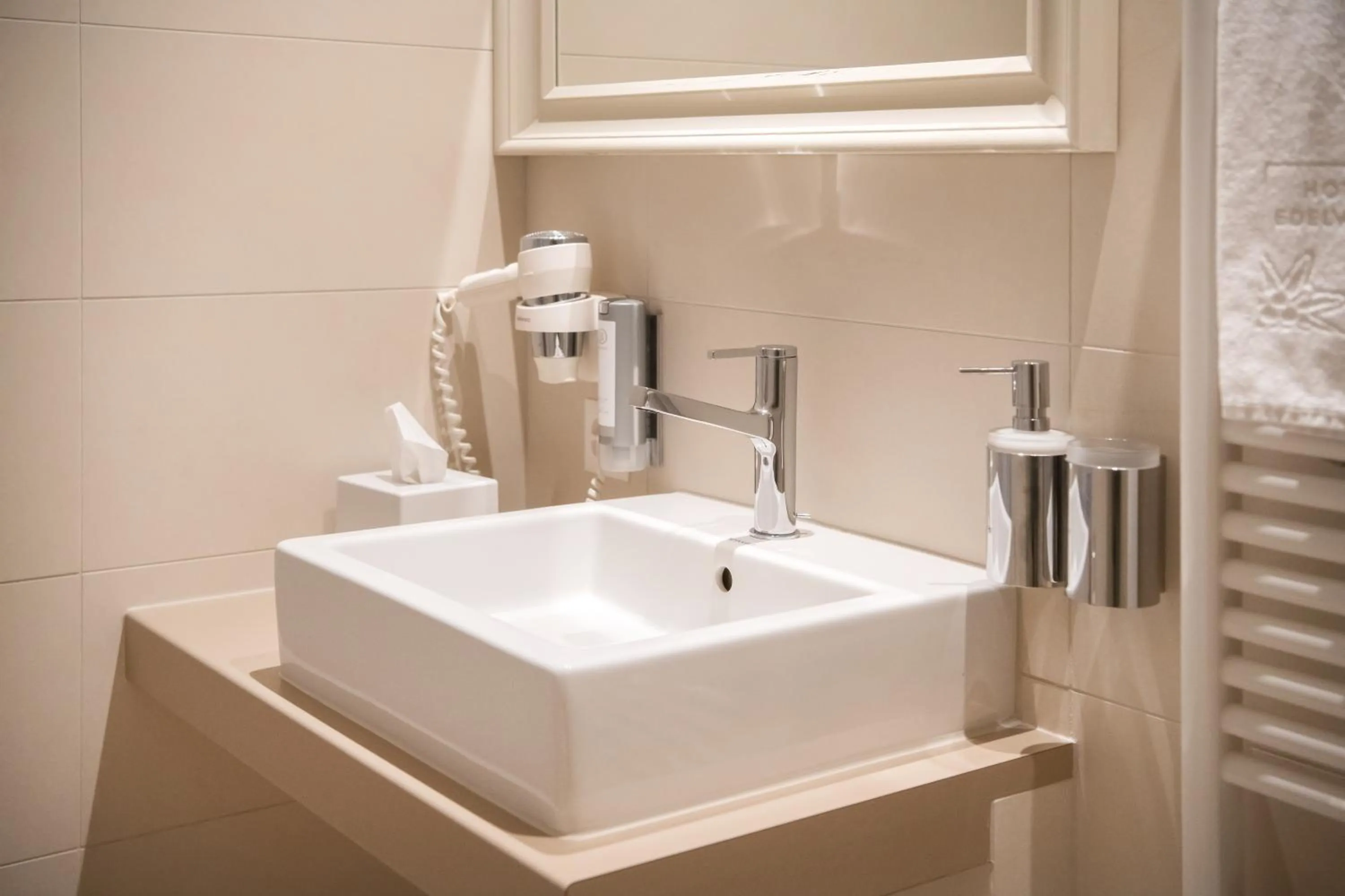 Bathroom in Hotel Edelweiss