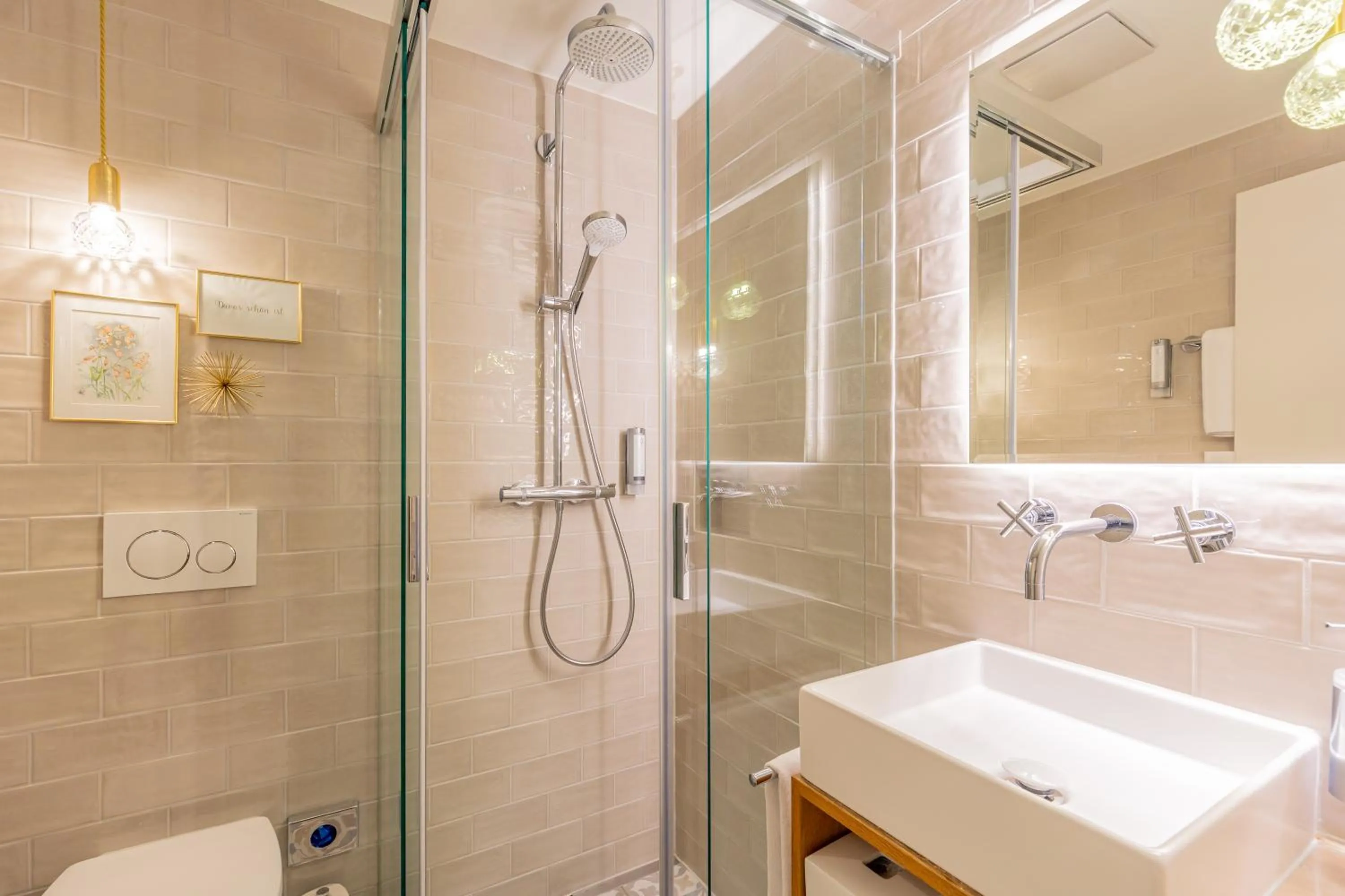 Bathroom in Hotel Edelweiss