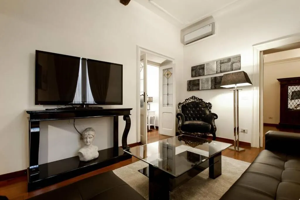 TV and multimedia in Banchi - Classic apartment between Navona and Campo dei Fiori