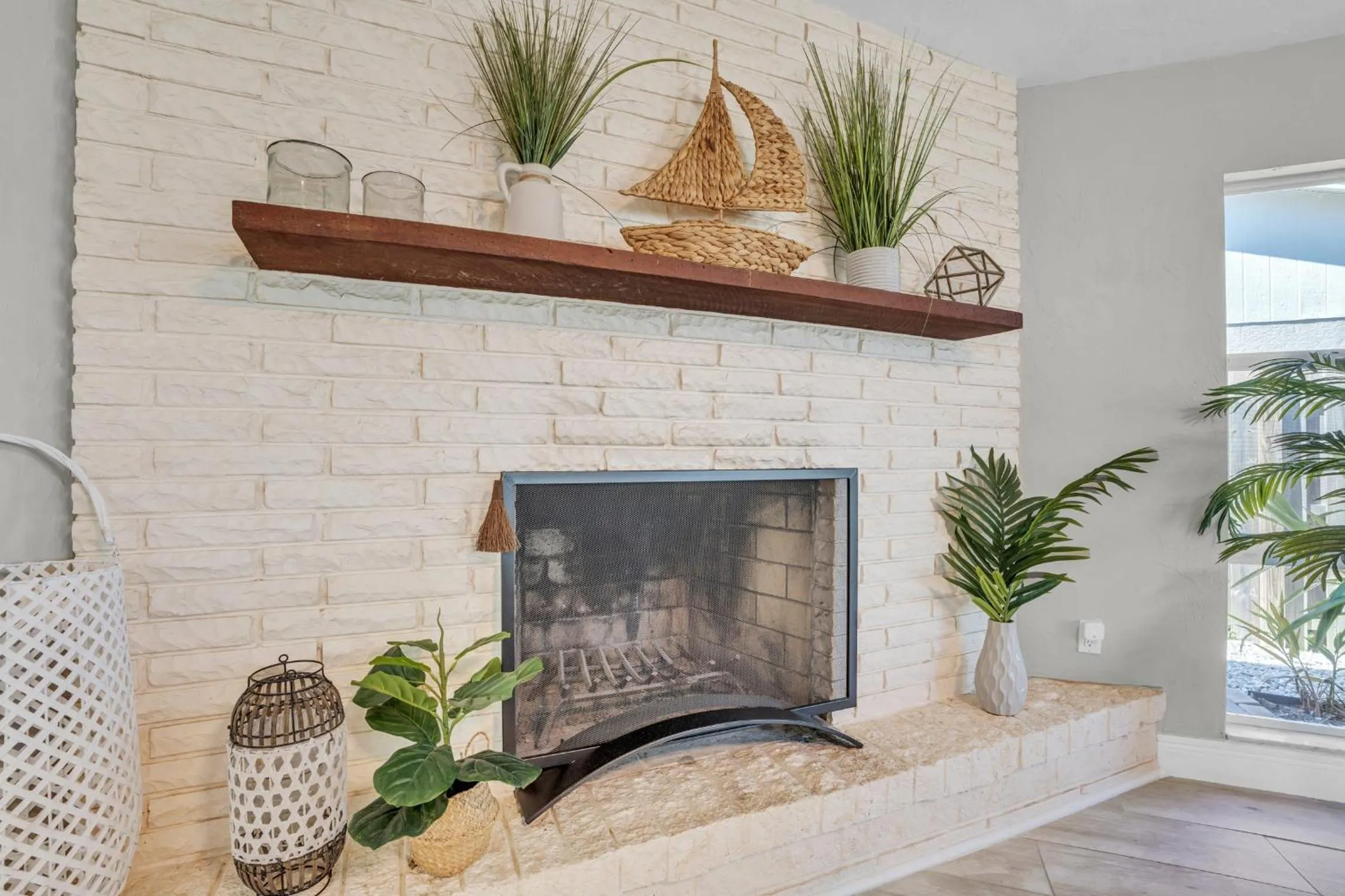 Relax Poolside & Walk or Bike to the Beach From This Amazing Naples Pool Home!