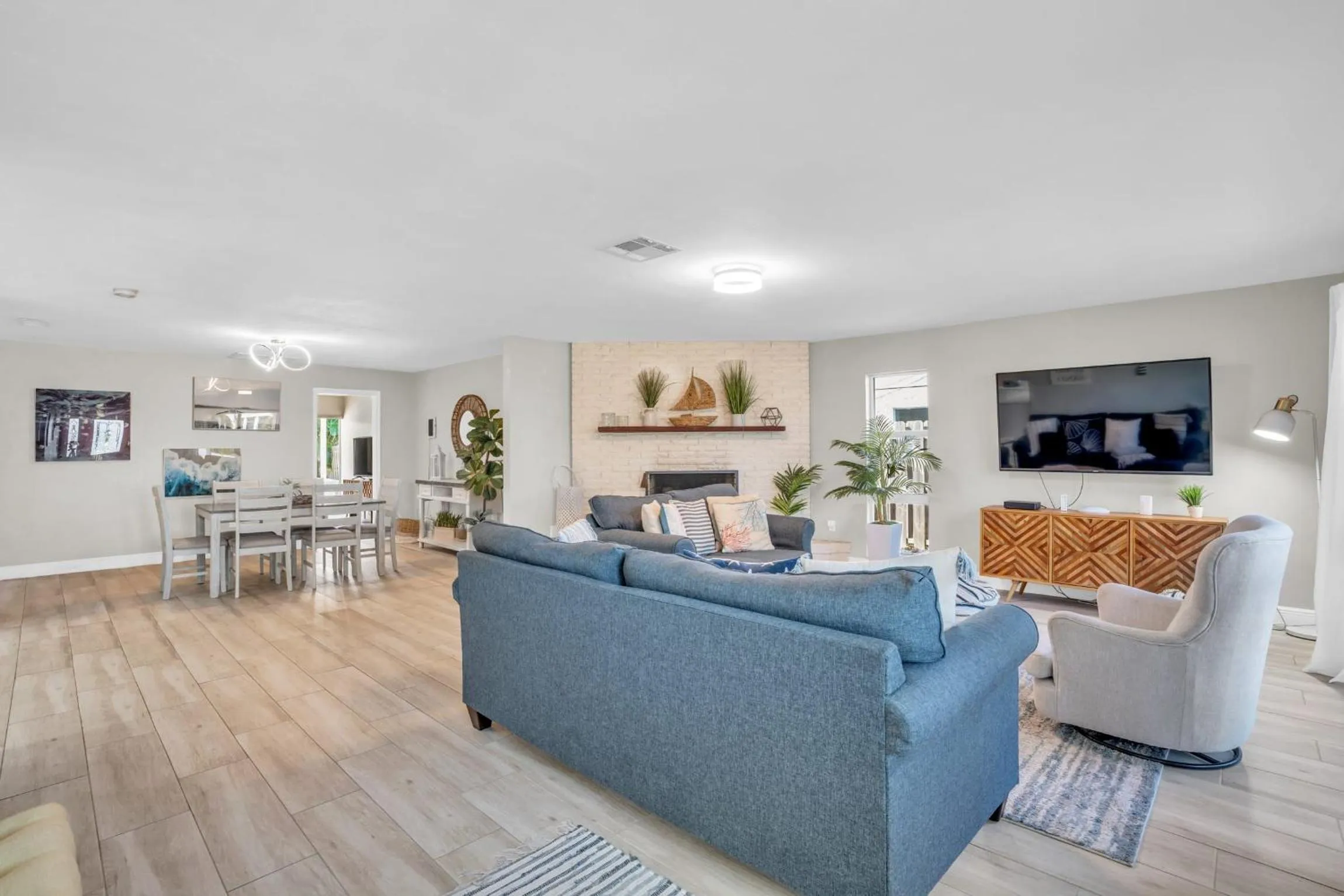 Relax Poolside & Walk or Bike to the Beach From This Amazing Naples Pool Home!