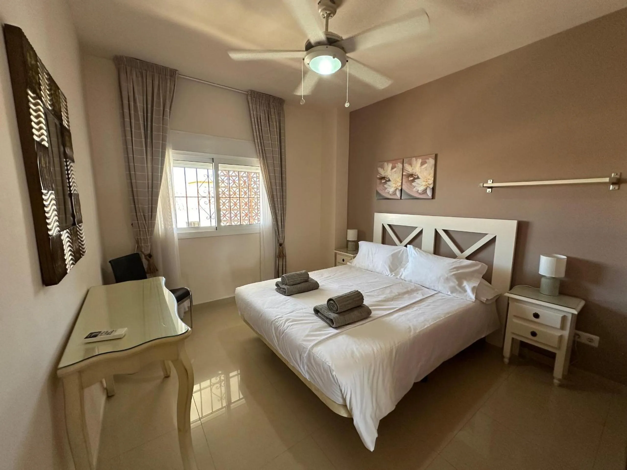 Bed in R1345 Carabeo 1-42, Access to the Beach