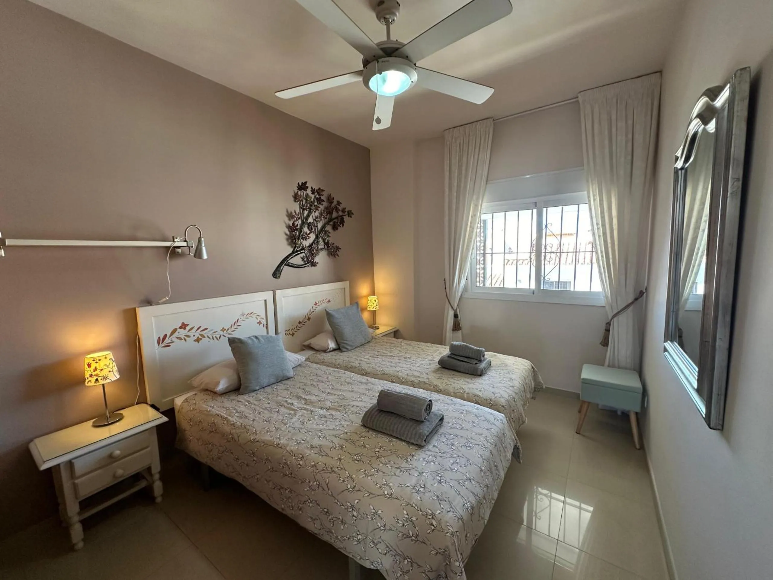 Bed in R1345 Carabeo 1-42, Access to the Beach