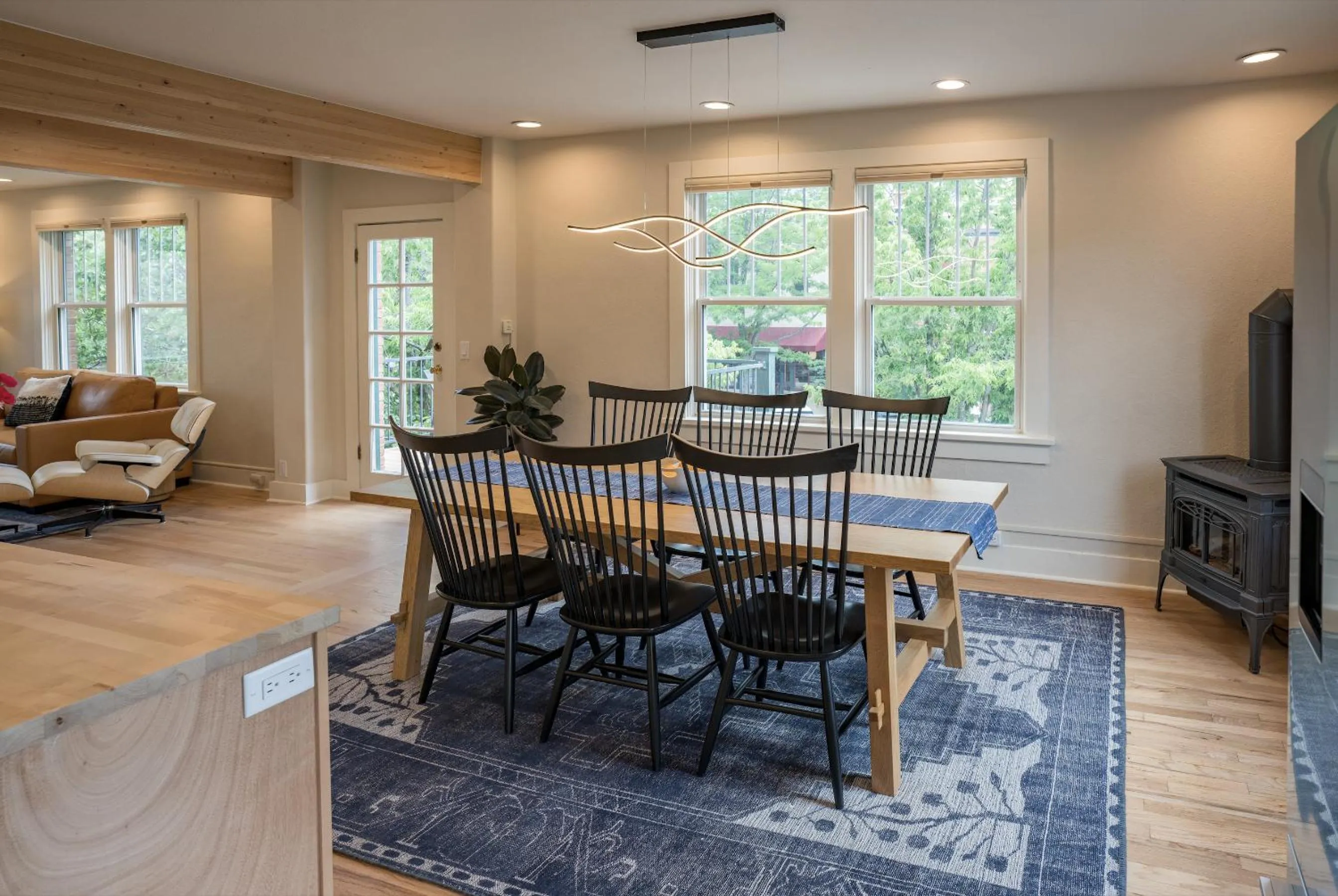 Dining area in Leland House Suites of Durango