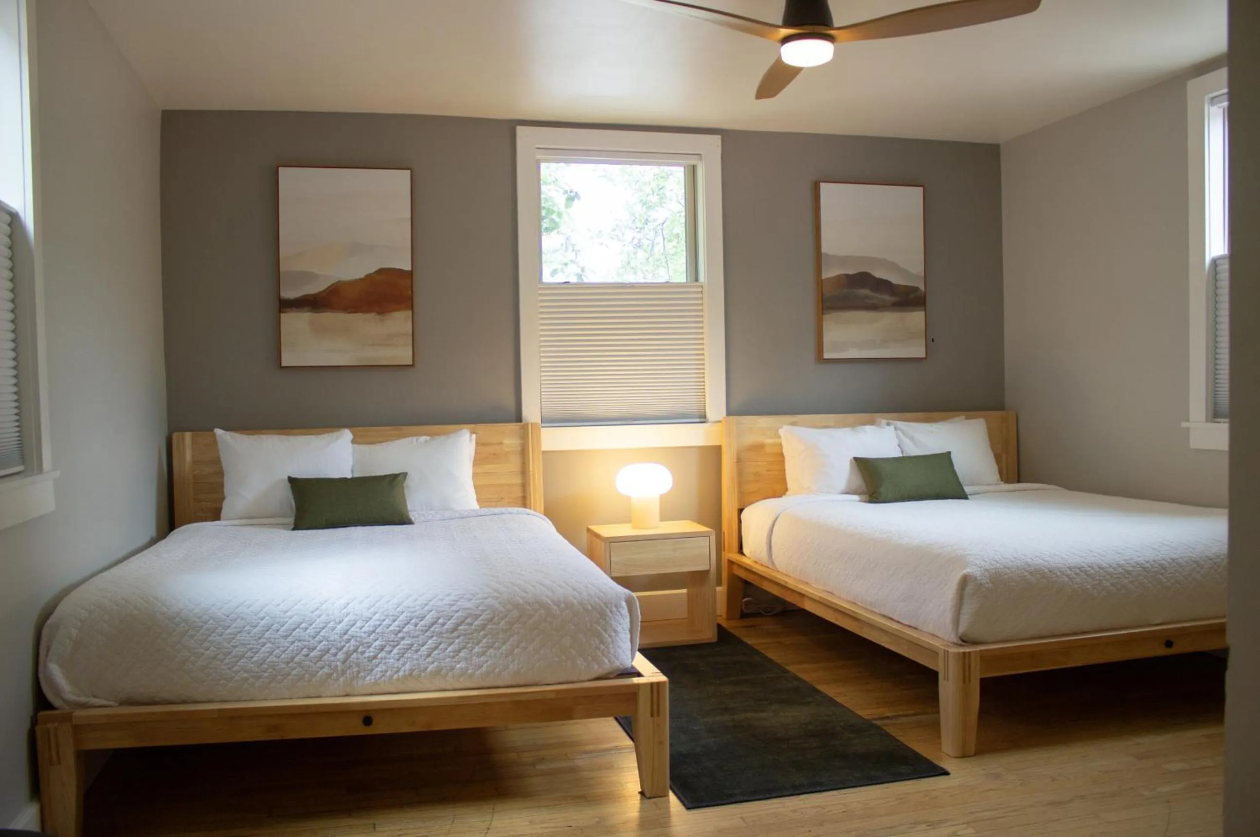 Bed in Leland House Suites of Durango