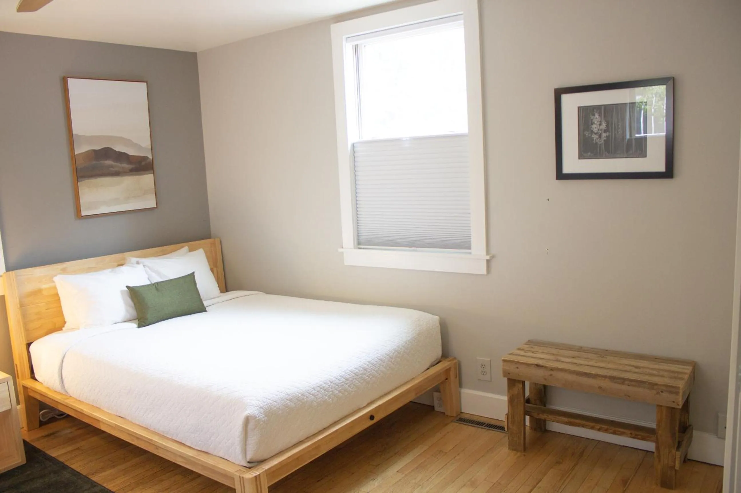 Bedroom, Bed in Leland House Suites of Durango