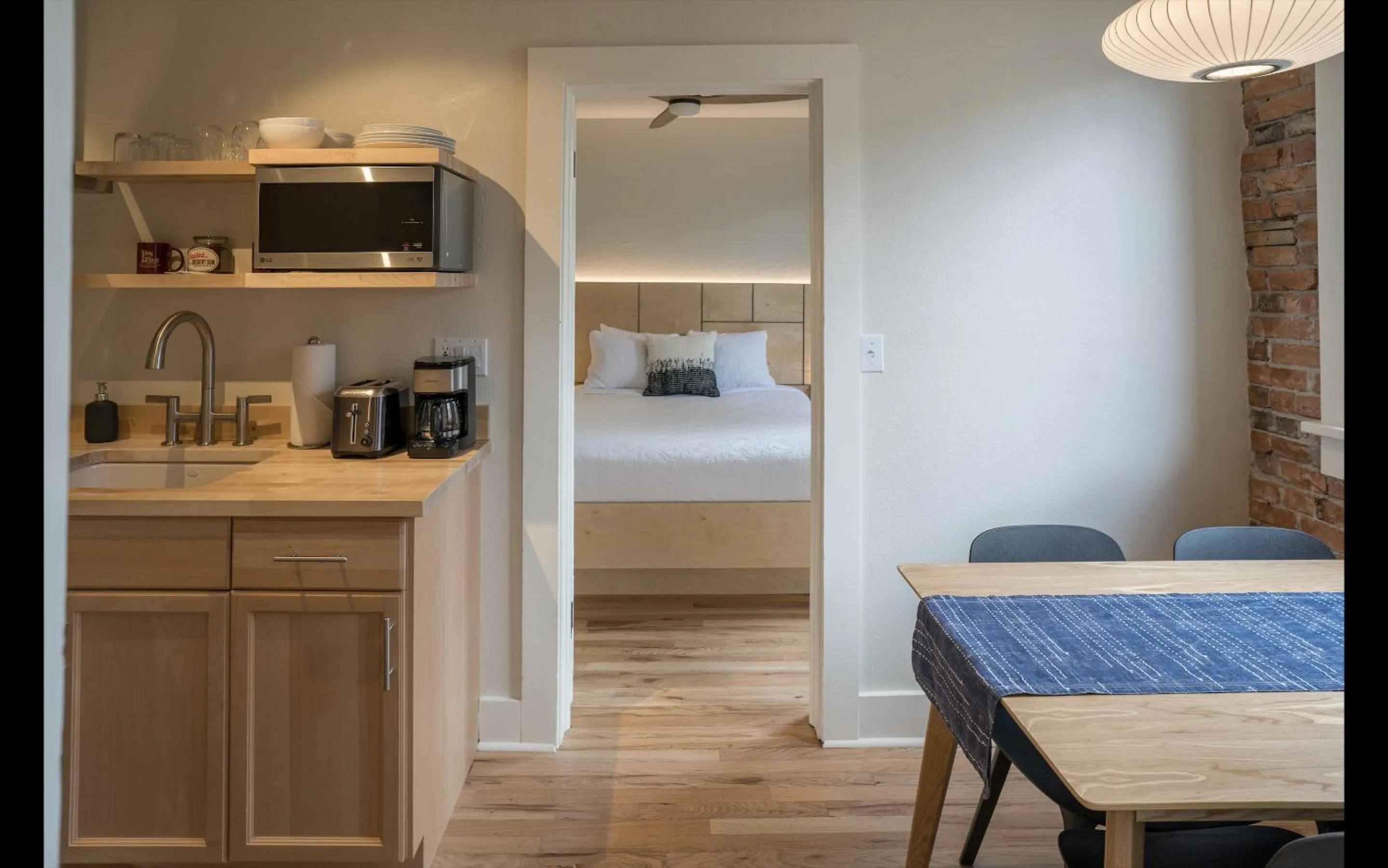 Kitchen or kitchenette, Bed in Leland House Suites of Durango