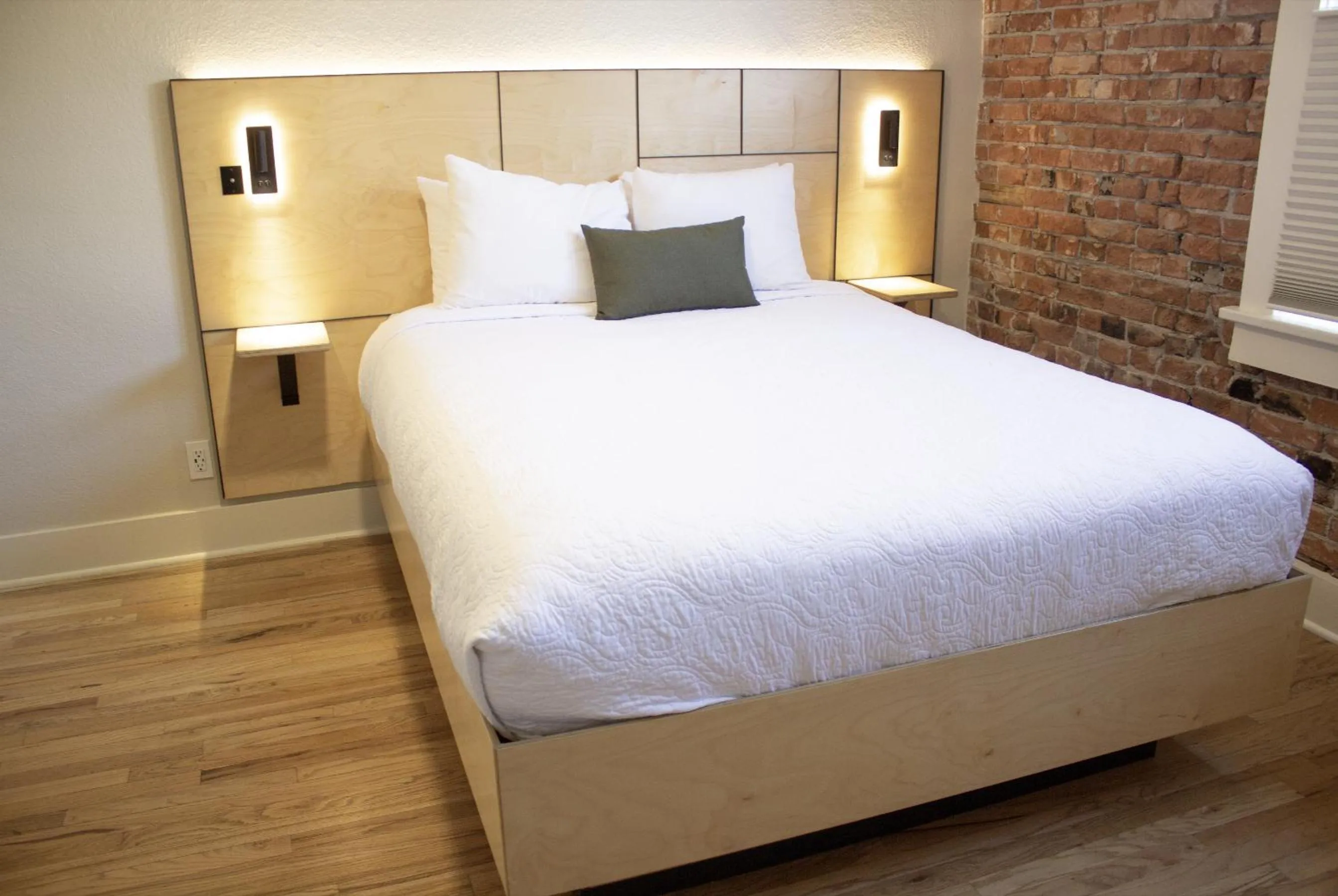 Bedroom, Bed in Leland House Suites of Durango