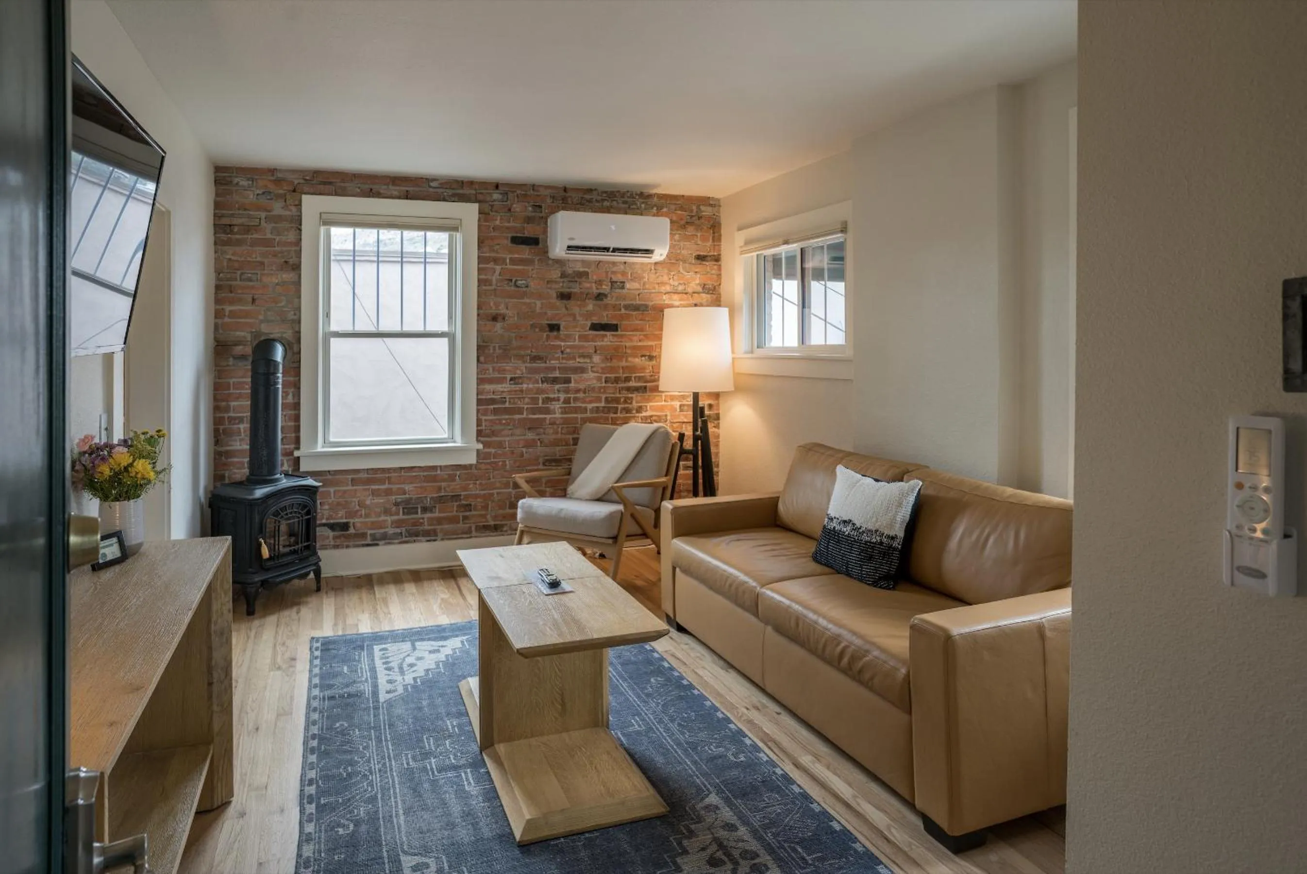 Living room in Leland House Suites of Durango