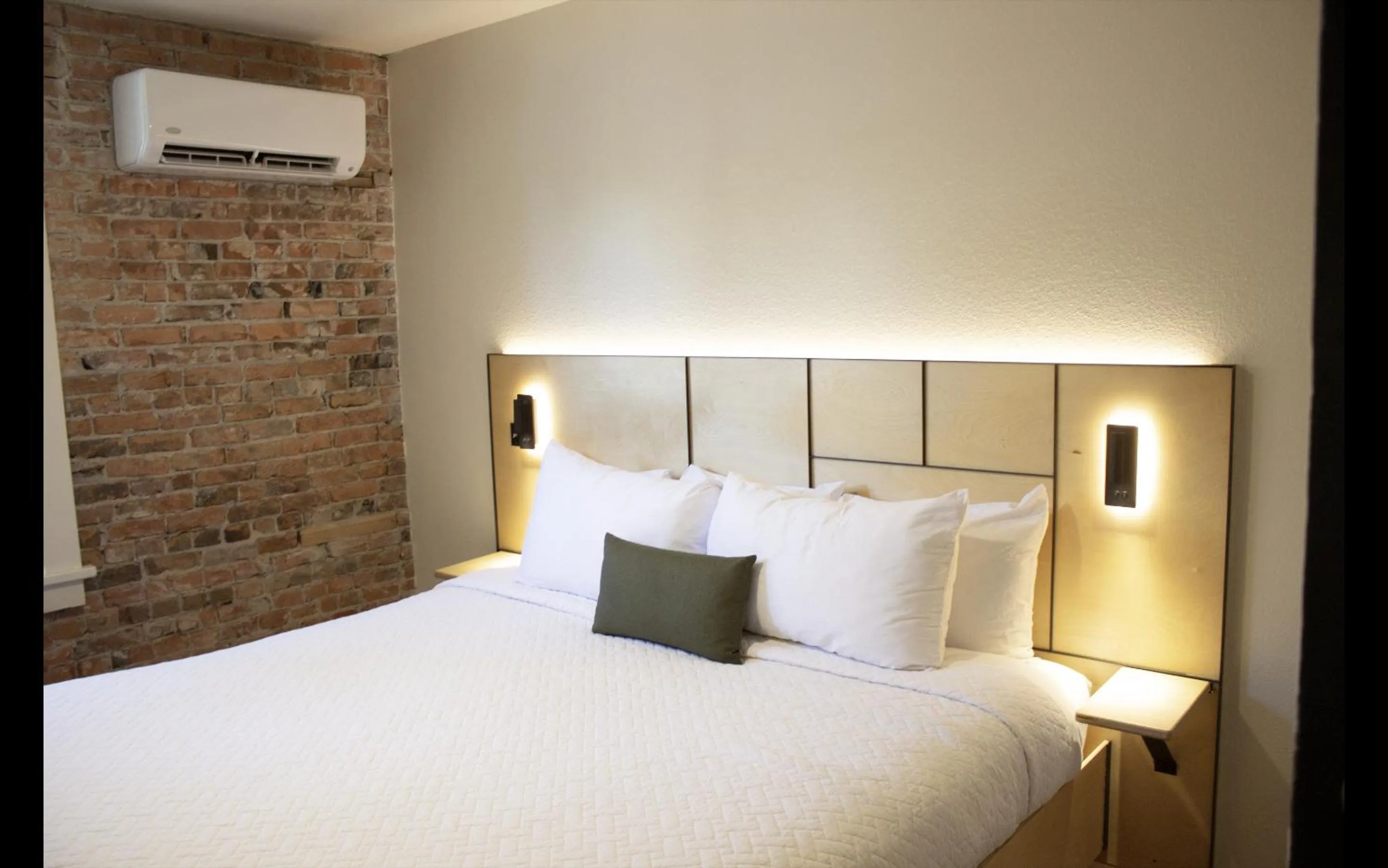 Bedroom, Bed in Leland House Suites of Durango