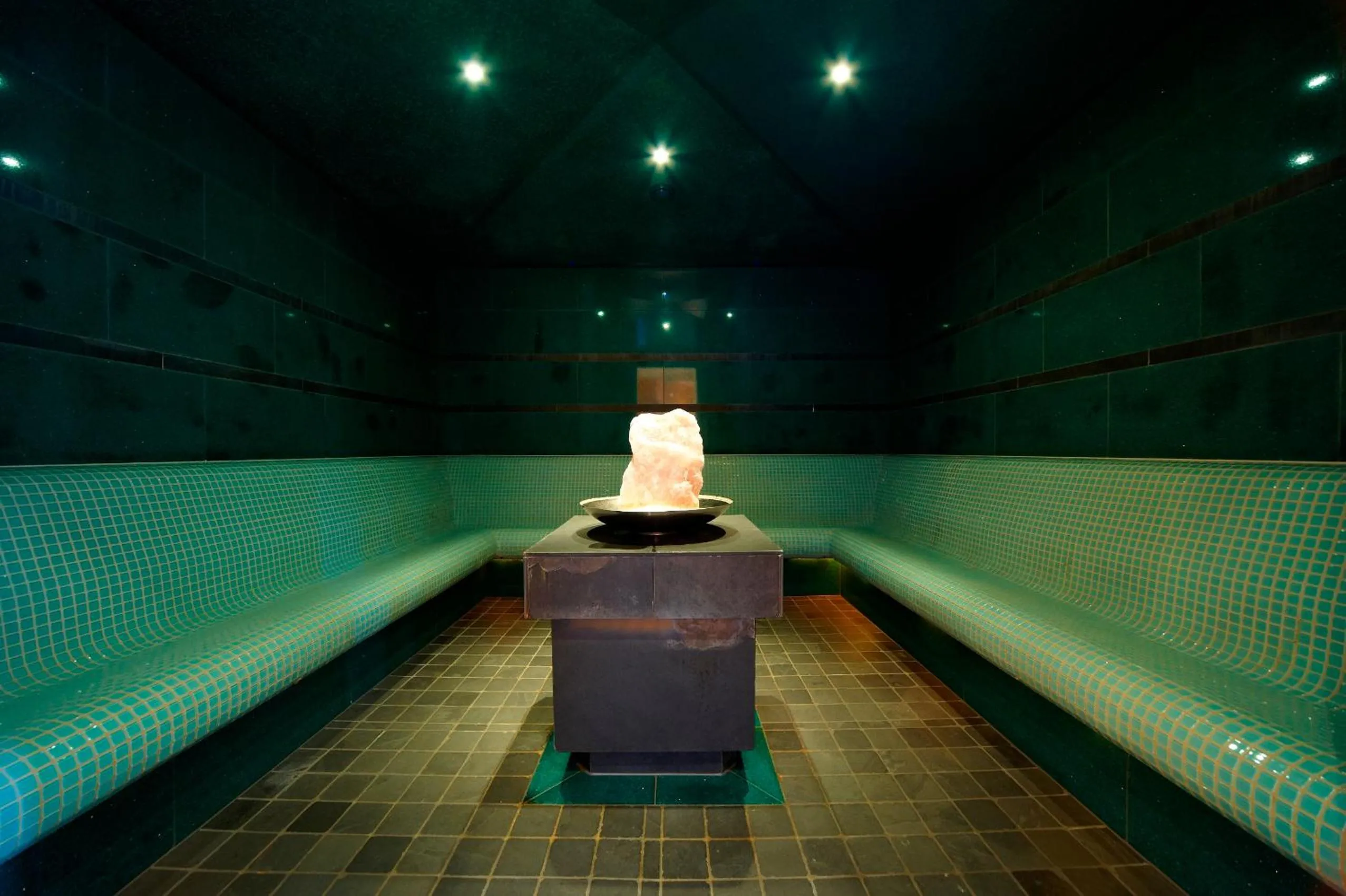 Sauna in Das Hotel Eden - Das Aktiv- & Wohlfühlhotel in Tirol auf 1200m Höhe