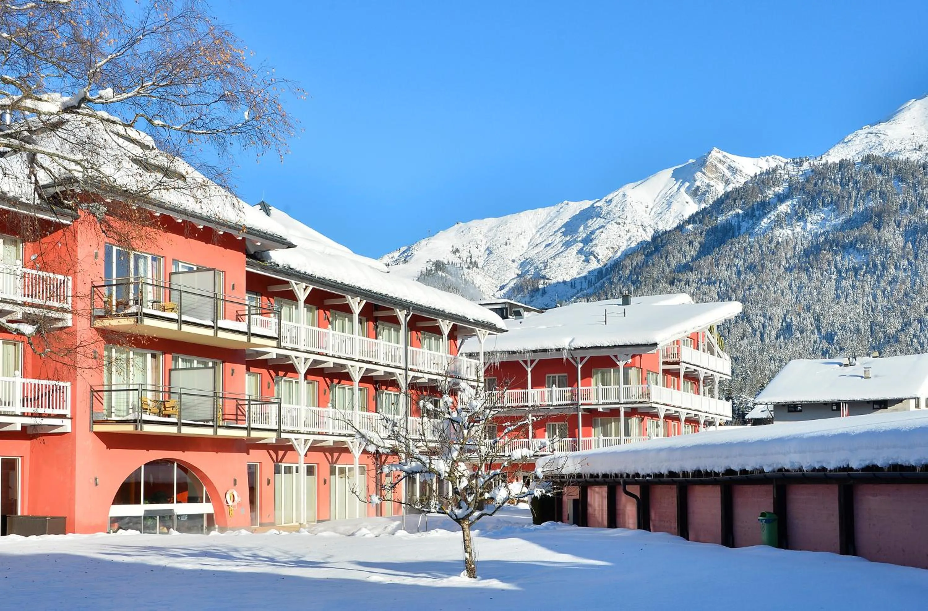 Property building in Das Hotel Eden - Das Aktiv- & Wohlfühlhotel in Tirol auf 1200m Höhe