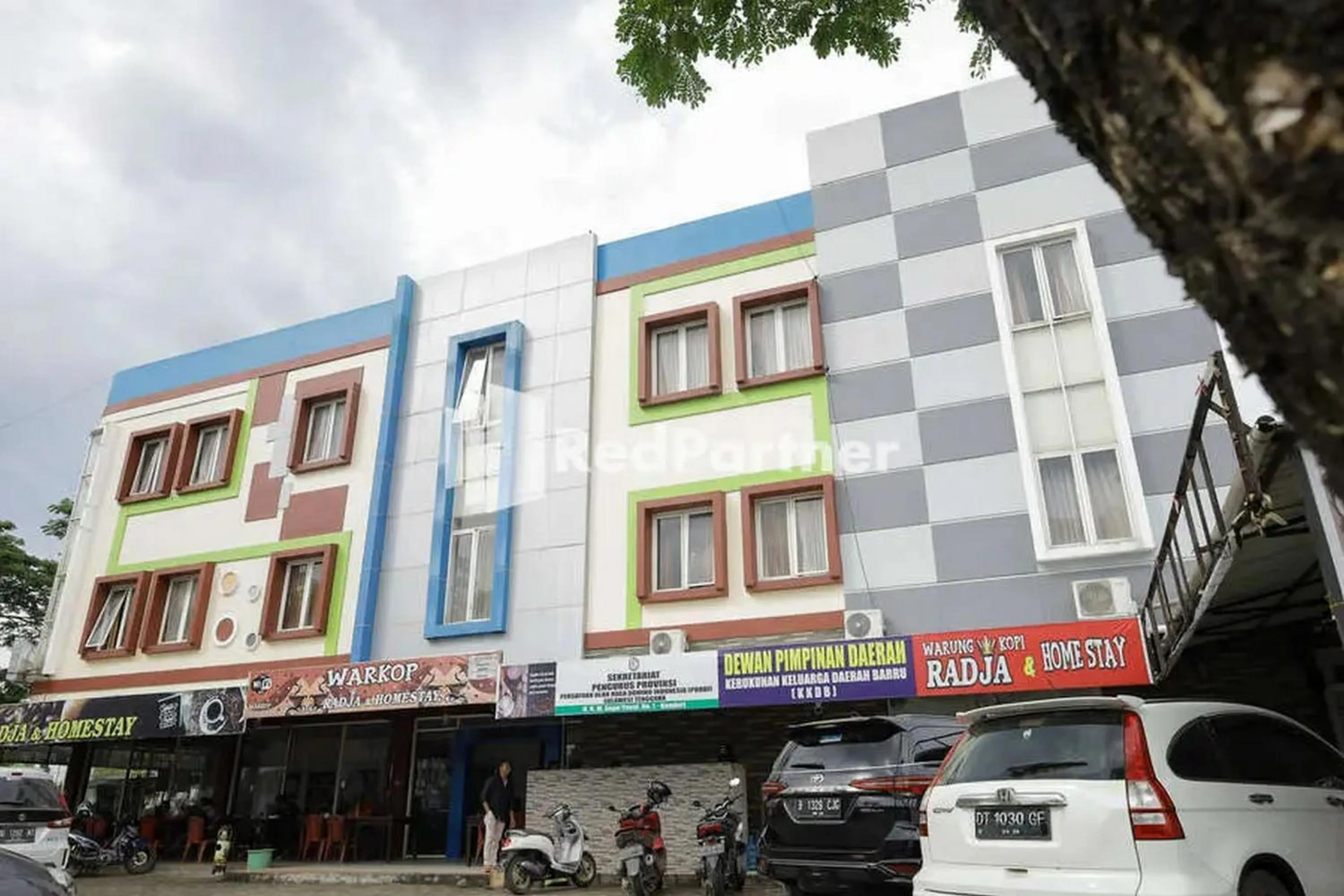 Property building in Radja Homestay Kendari RedPartner