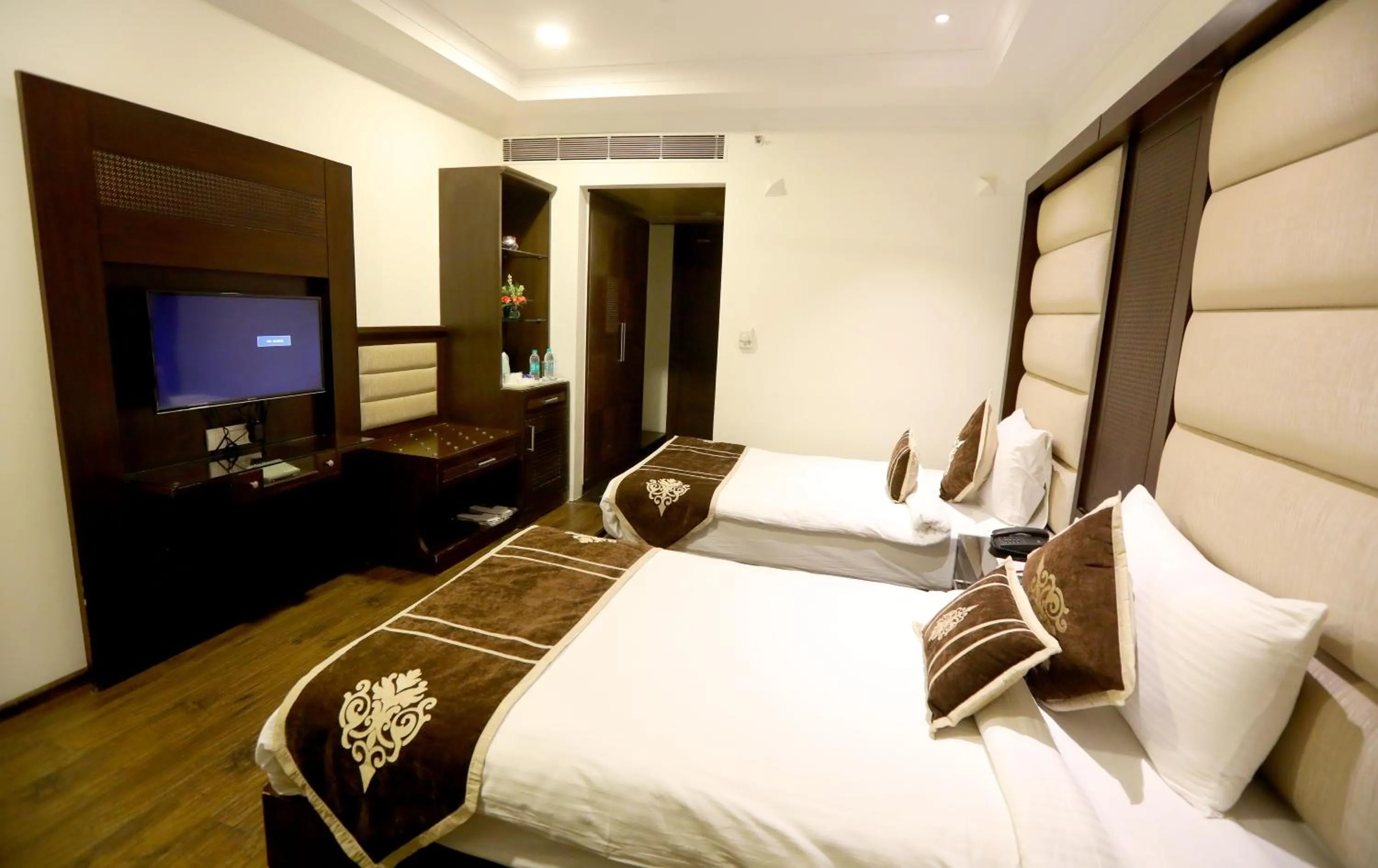 Photo of the whole room, Bed in HOTEL PITRASHISH PRIDE IGI Intl AIRPORT DELHI