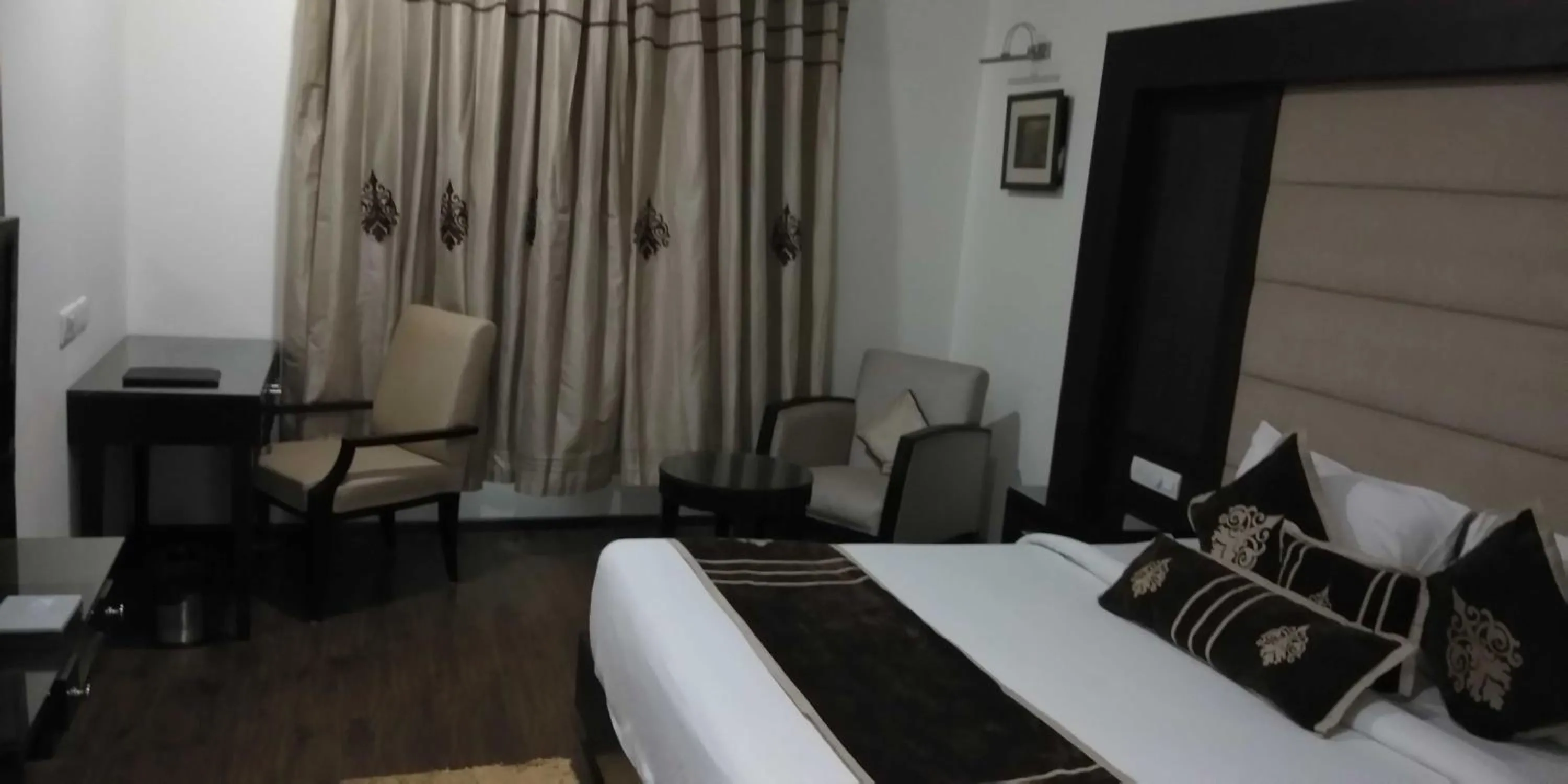 Bedroom, Bed in HOTEL PITRASHISH PRIDE IGI Intl AIRPORT DELHI