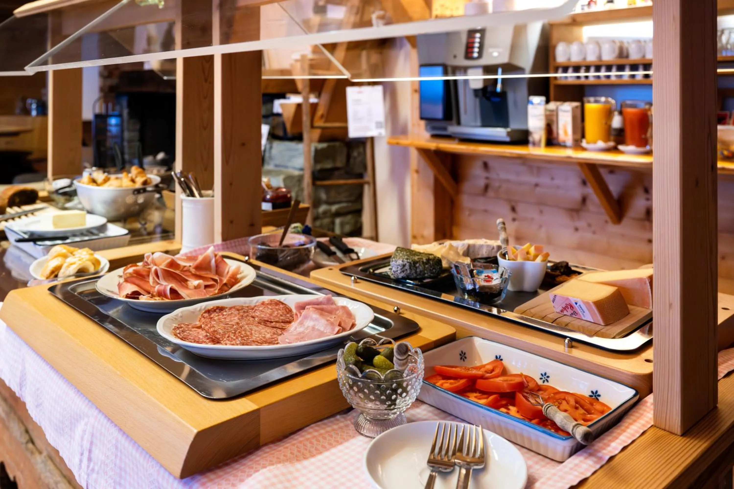 Breakfast in Sport-Lodge Klosters