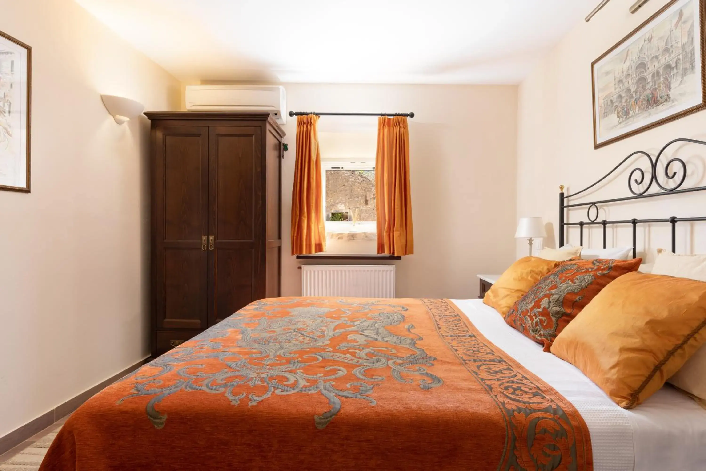 One-Bedroom Suite in The Merchants House One-Bedroom Suite in The Merchants House