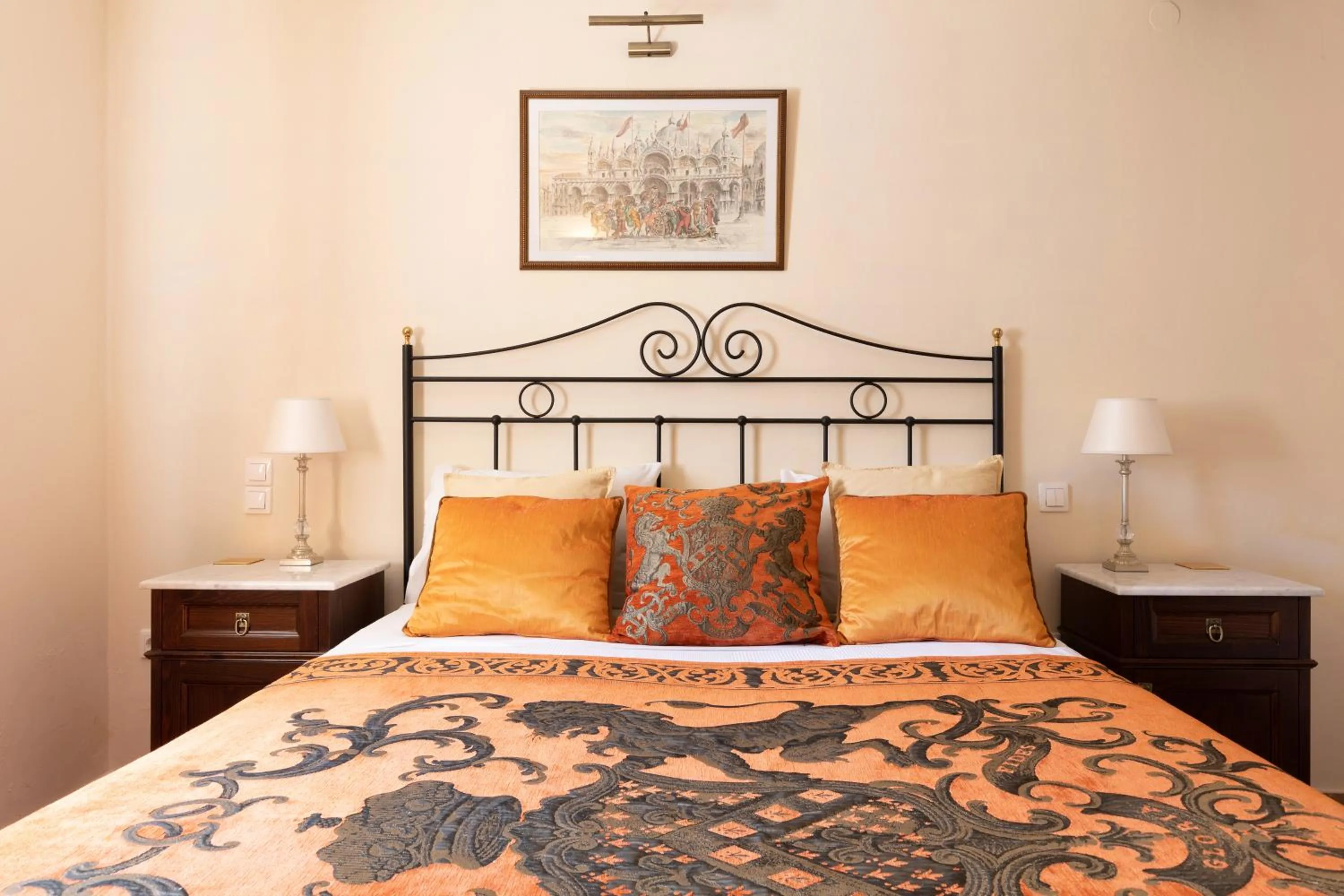 Bedroom, Bed in The Merchants House