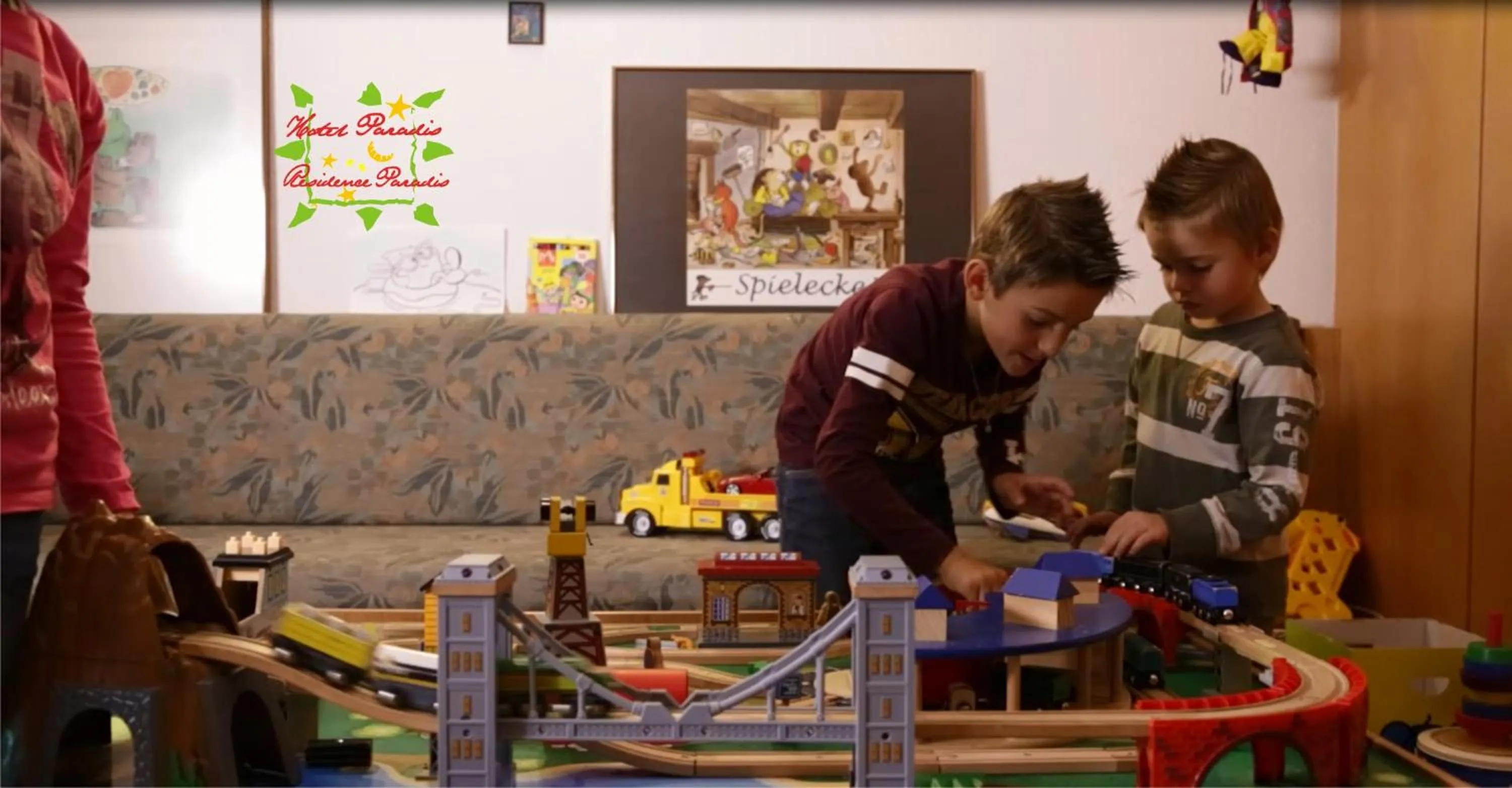 Family in Hotel Paradis-Leukerbad-Therme