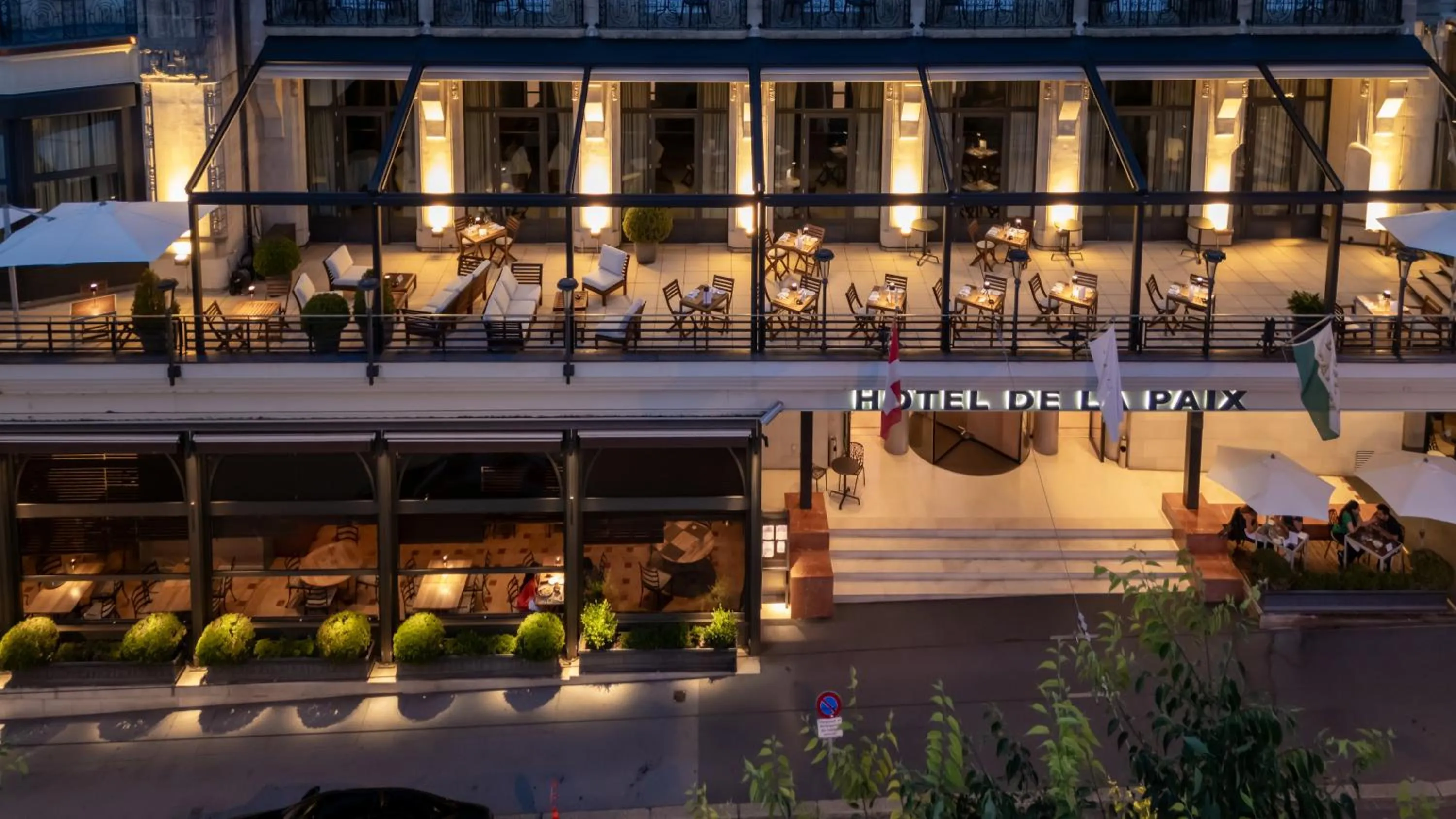 Patio in Hôtel de la Paix Lausanne