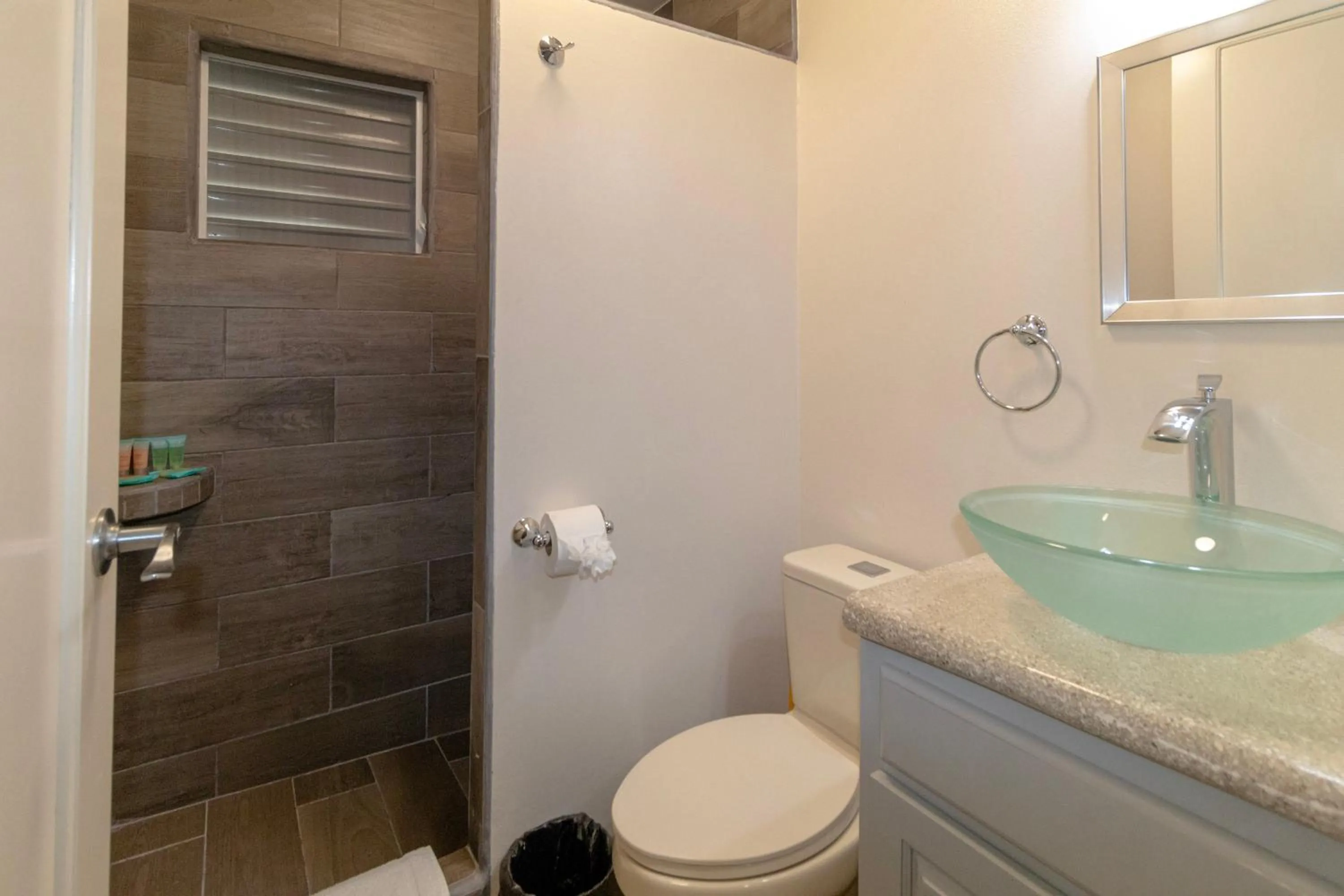 Shower in San Pablo Villas