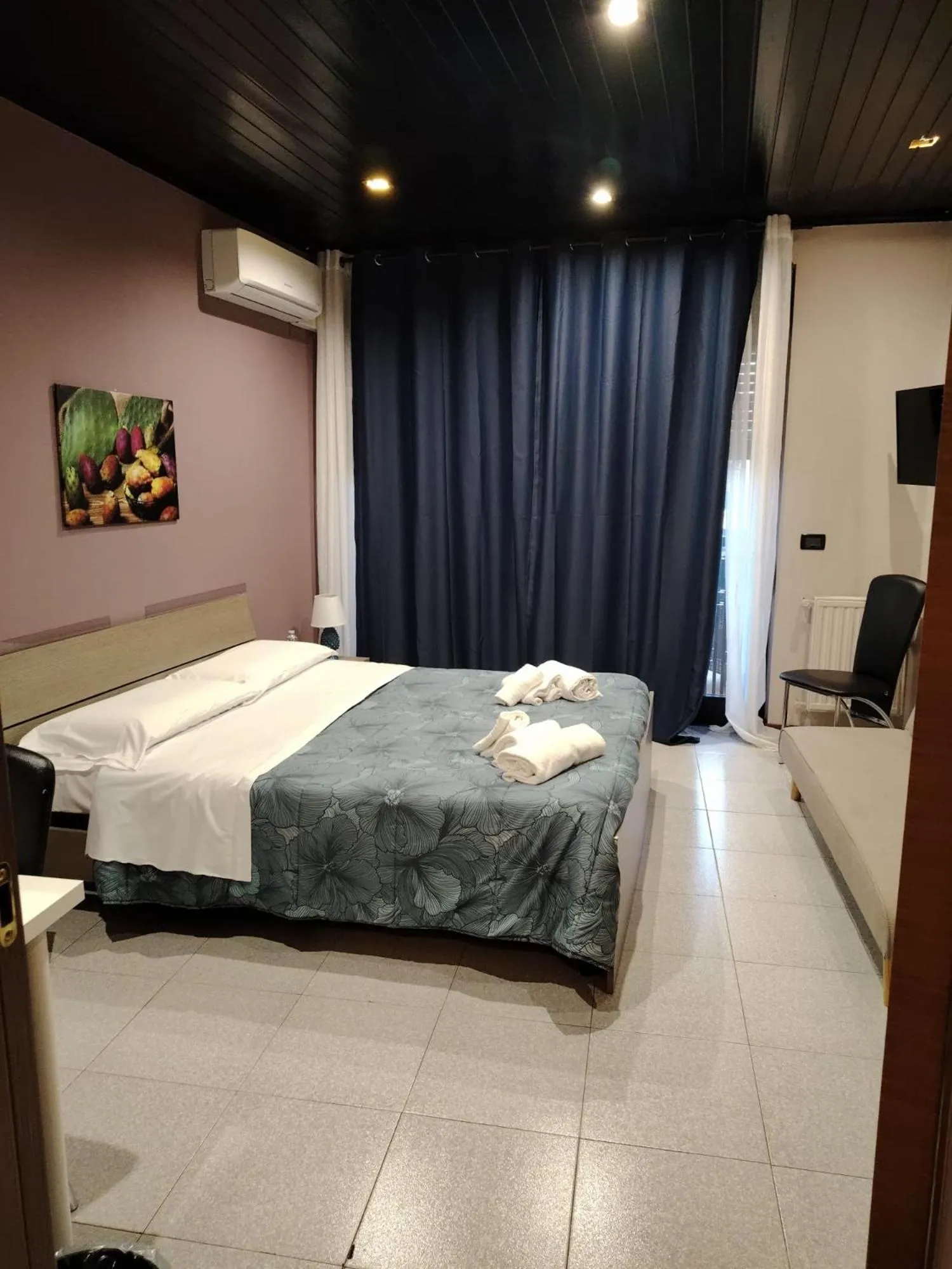 Photo of the whole room, Bed in Calipso Bed&Breakfast