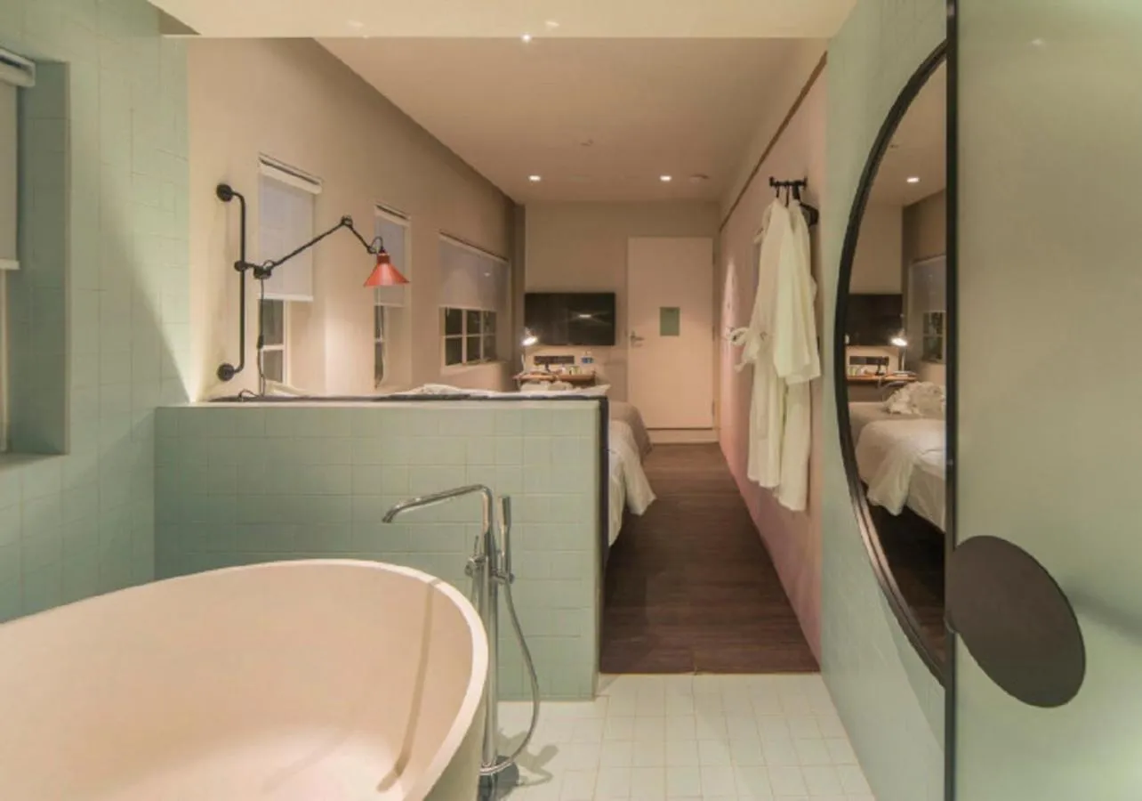 Guests in The Great Madras by Hotel Calmo