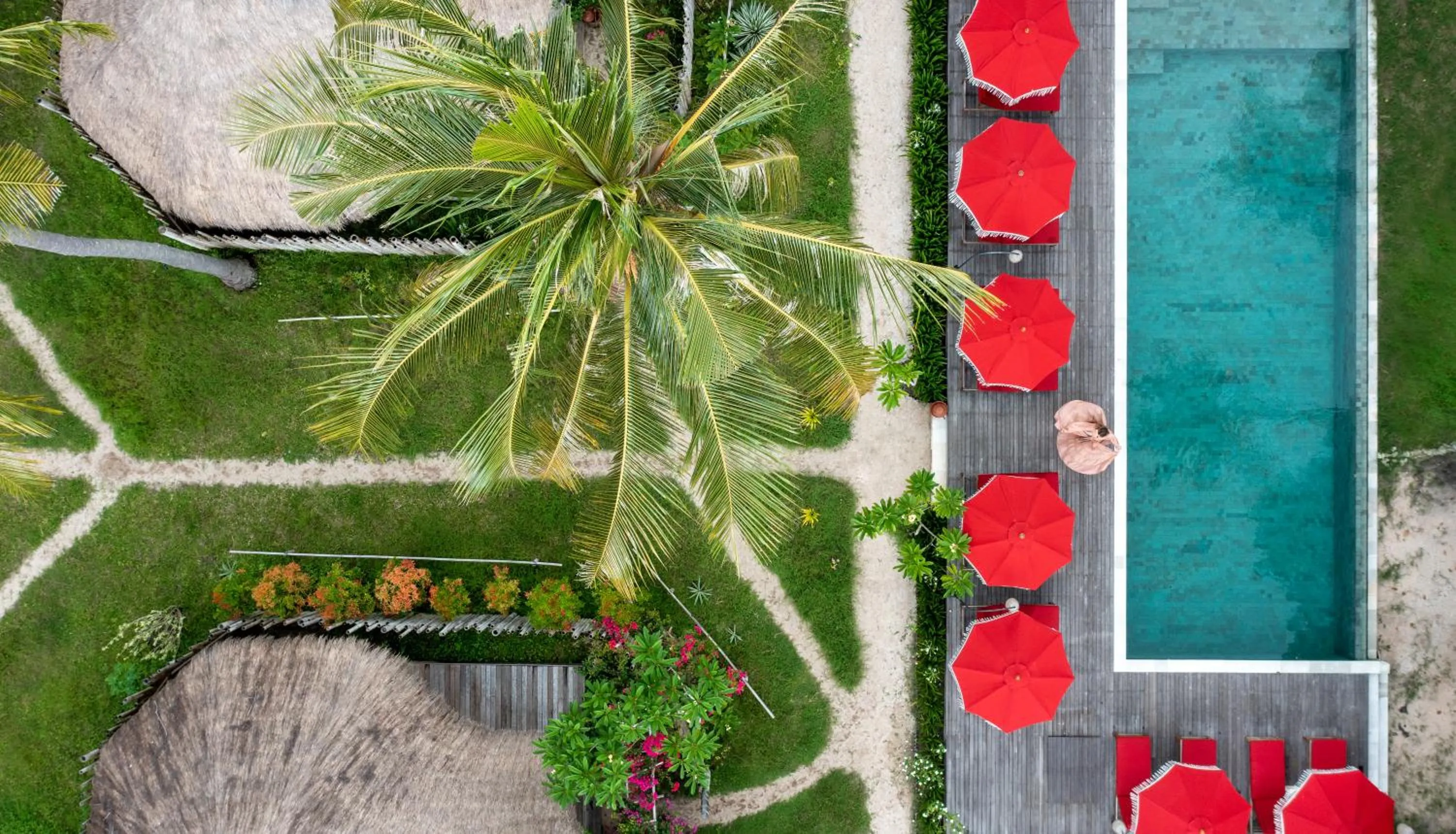 Swimming pool in Amahelia Luxury Resort & Restaurant - Gili Asahan