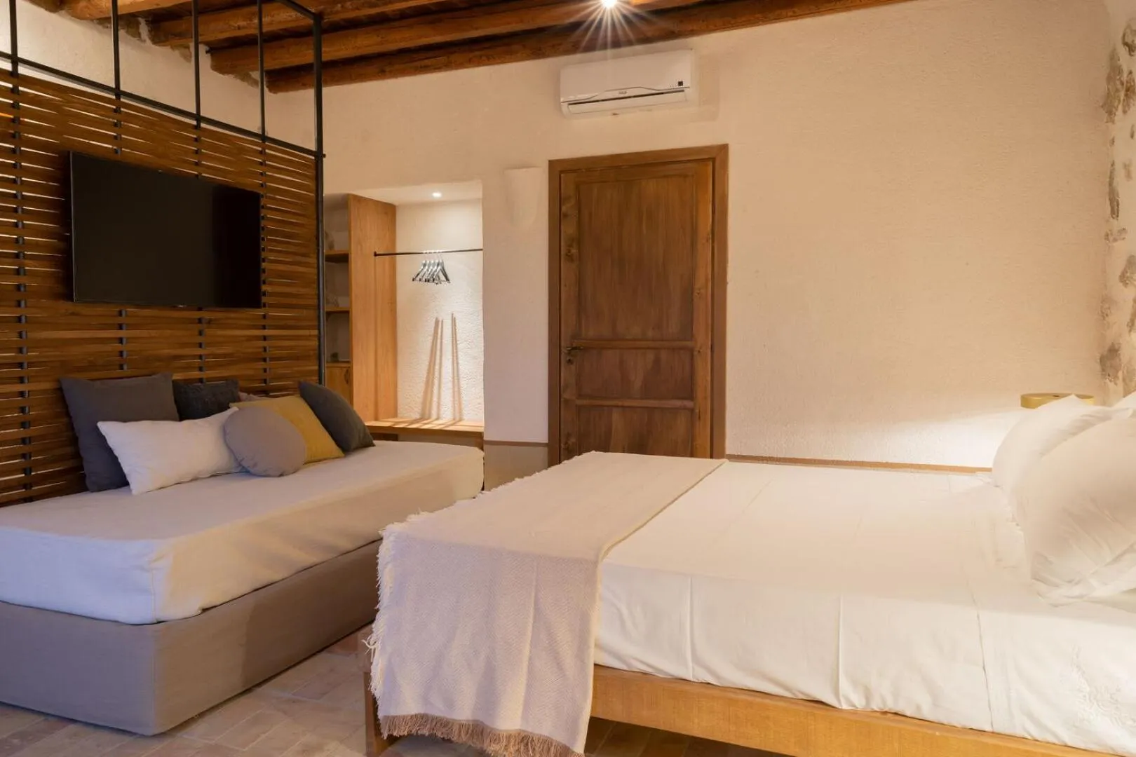 Photo of the whole room, Bed in Borgo delle Pietre