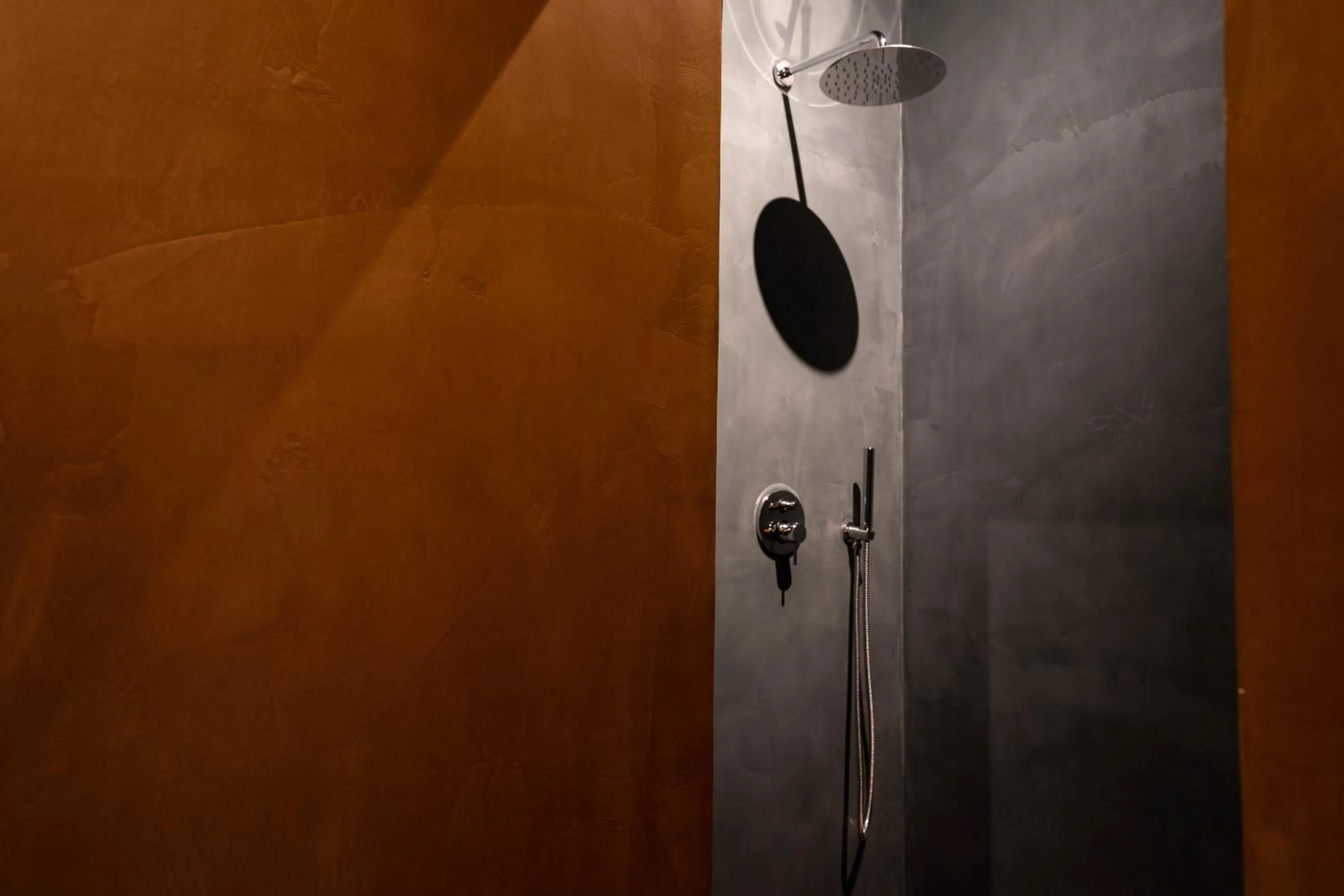 Shower in Borgo delle Pietre