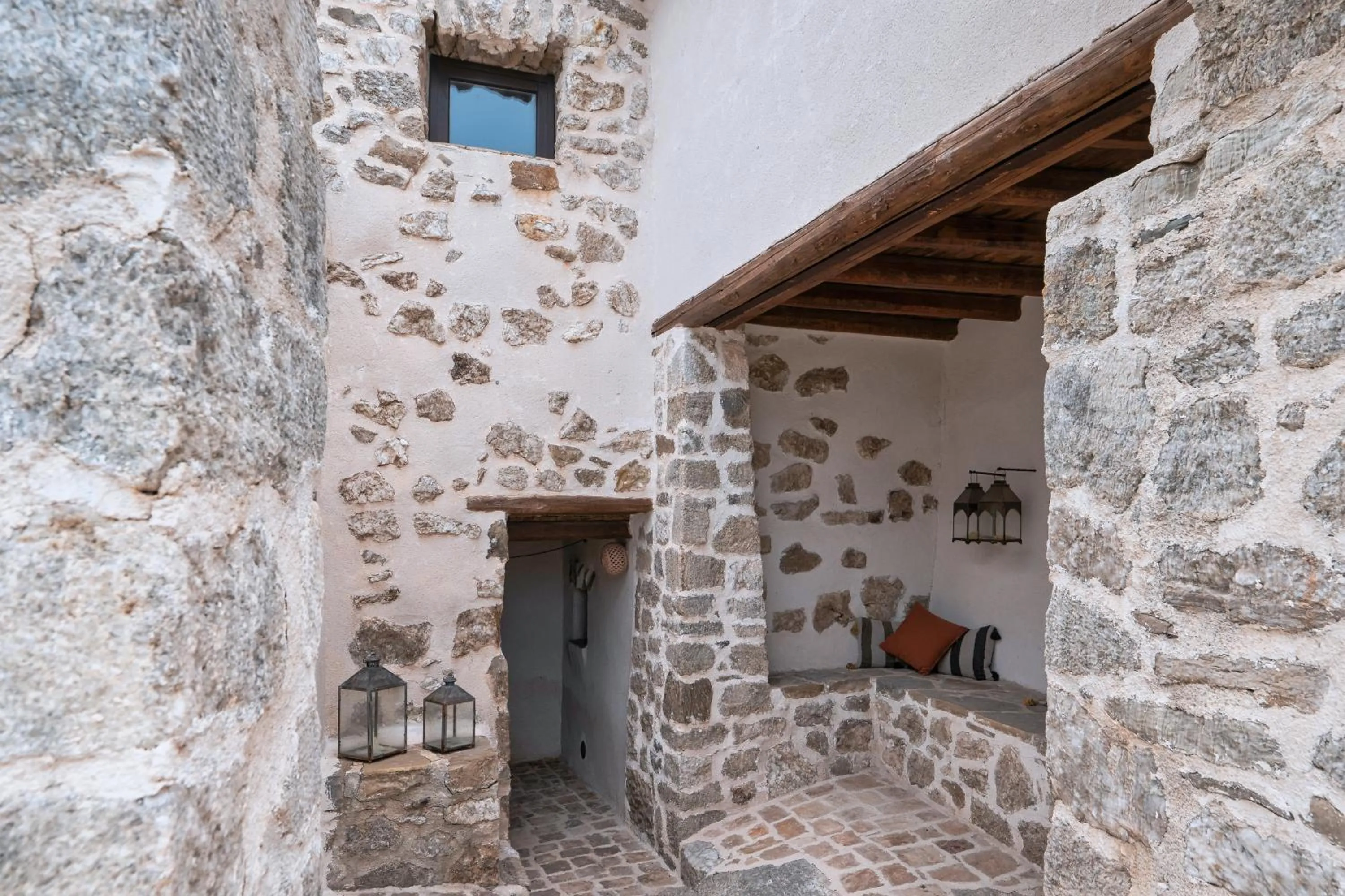 Property building in Borgo delle Pietre