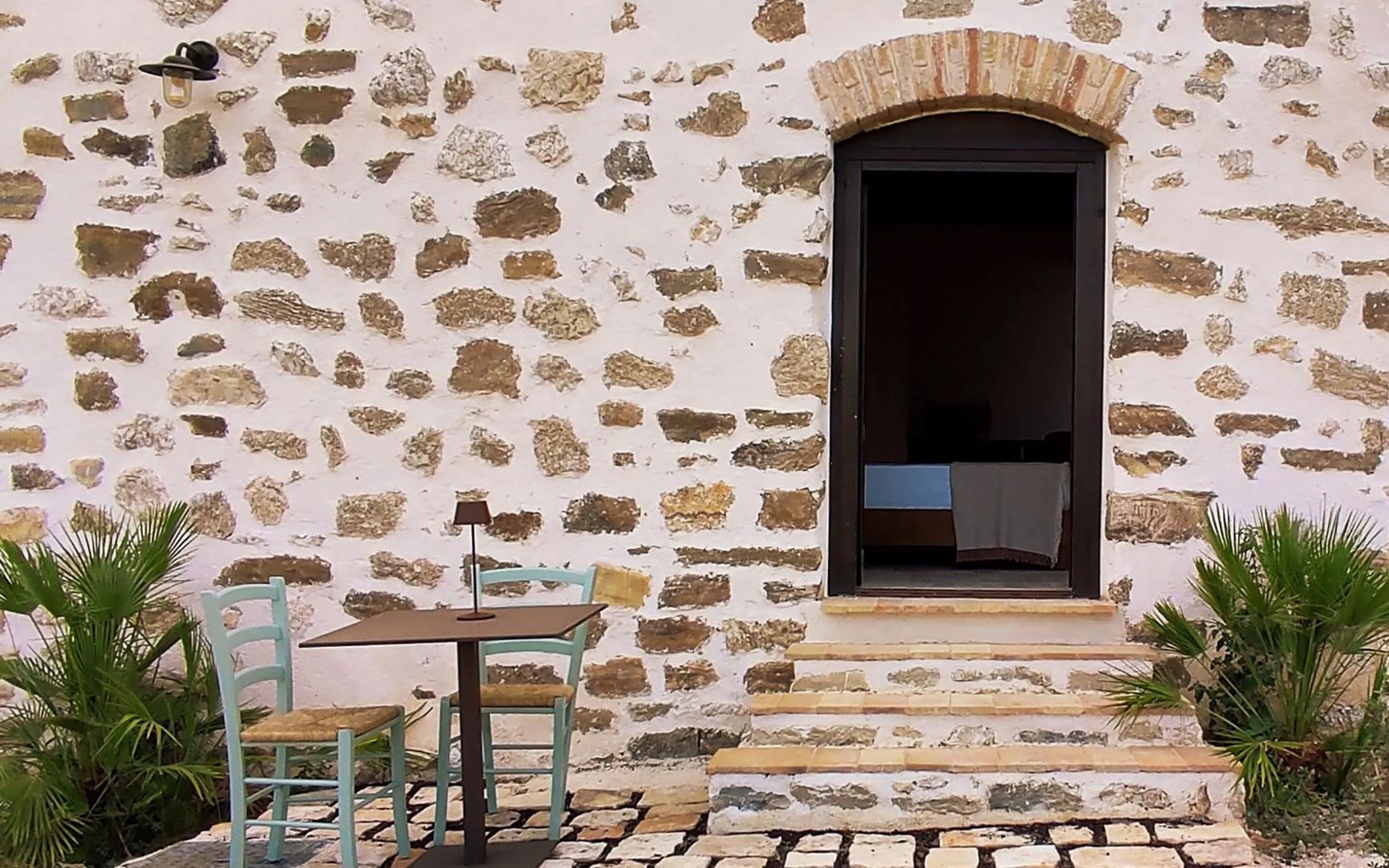 Facade/entrance in Borgo delle Pietre