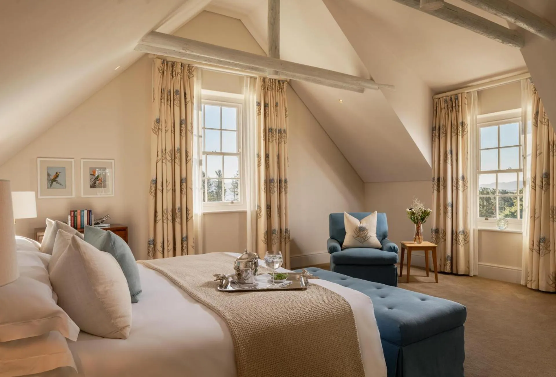 Photo of the whole room, Bed in Brookdale Estate - Manor House