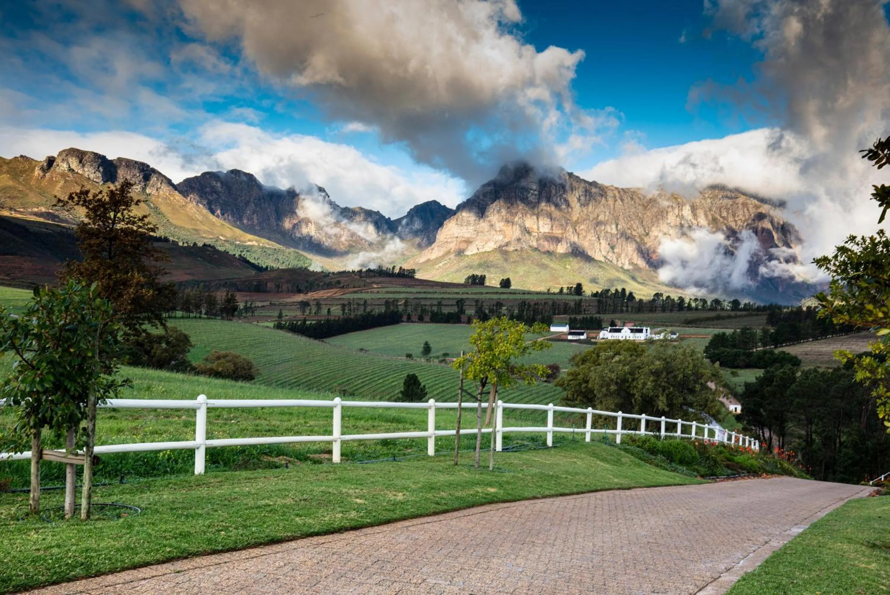 Facade/entrance in Brookdale Estate - Manor House