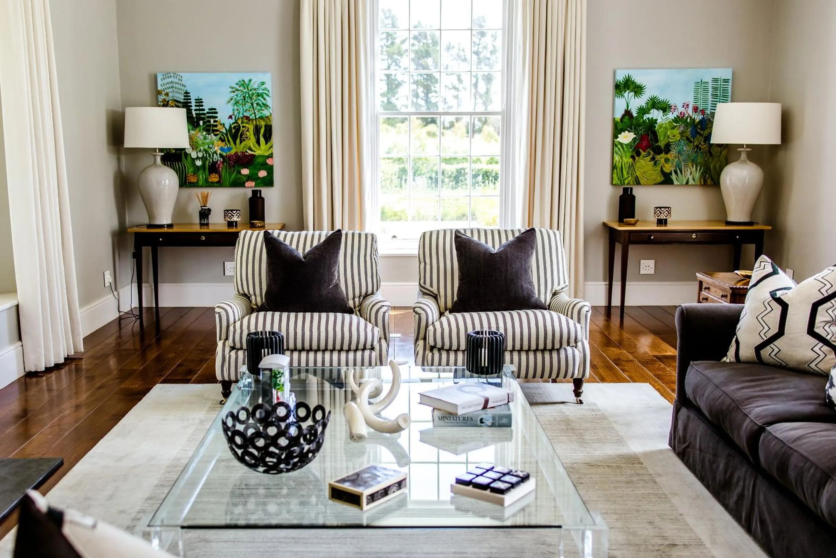 Communal lounge/ TV room in Brookdale Estate - Manor House