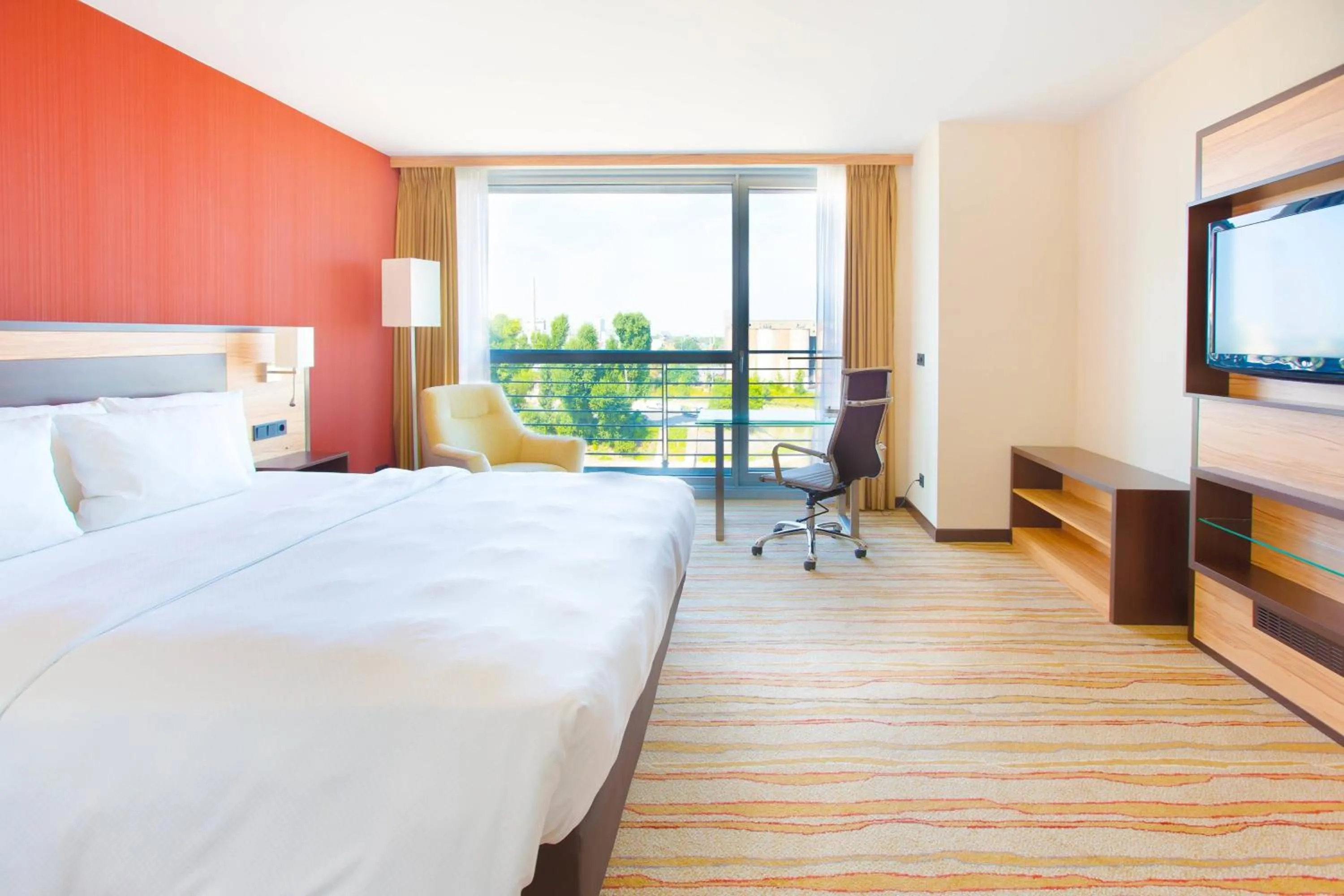 Photo of the whole room, Bed in Courtyard by Marriott Duesseldorf Hafen
